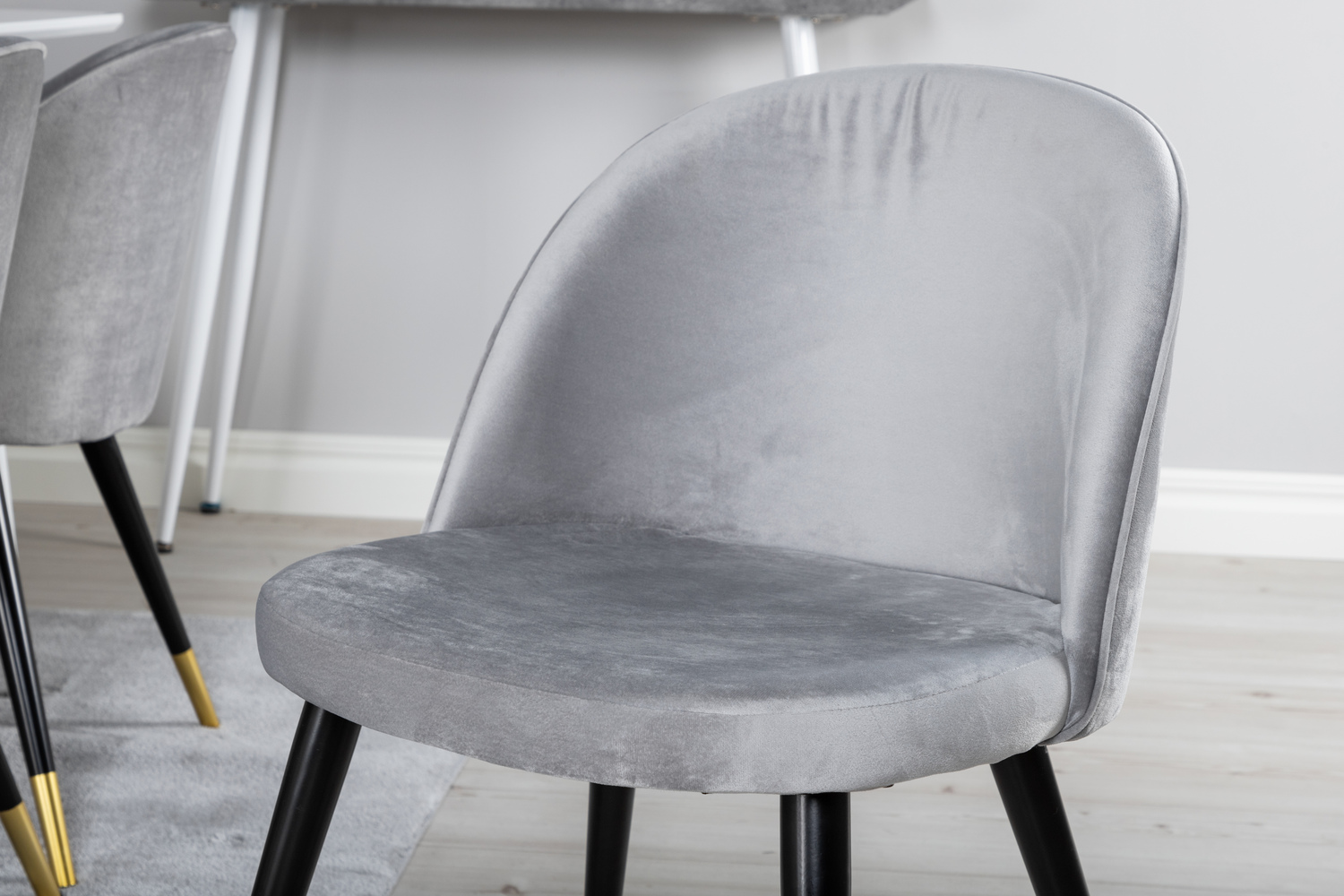 Маса и столове за трапезария Dallas 1908