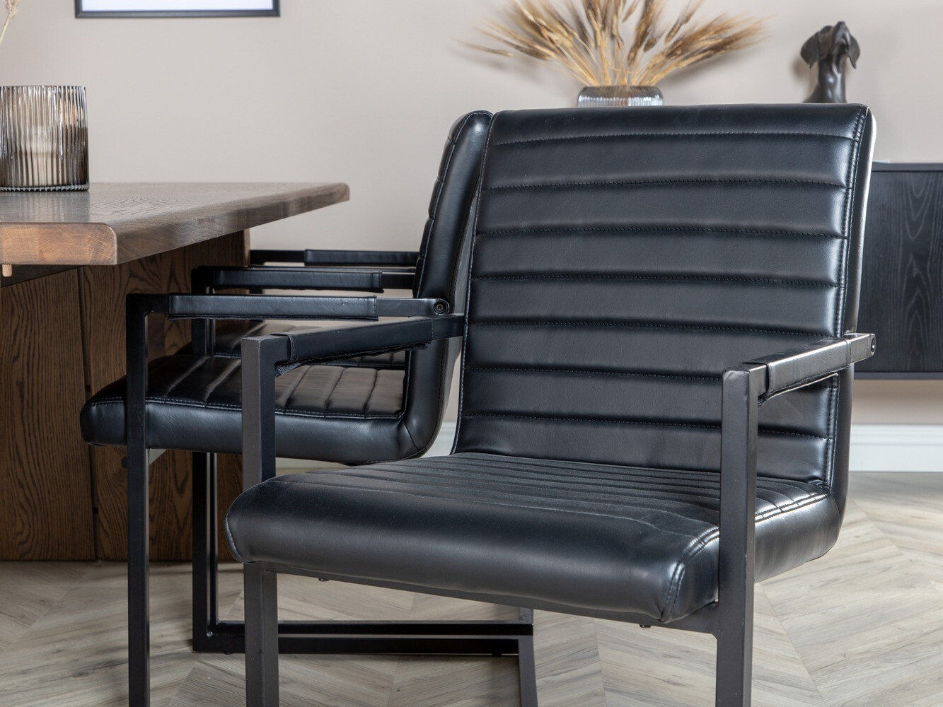 Маса и столове за трапезария Dallas 1848