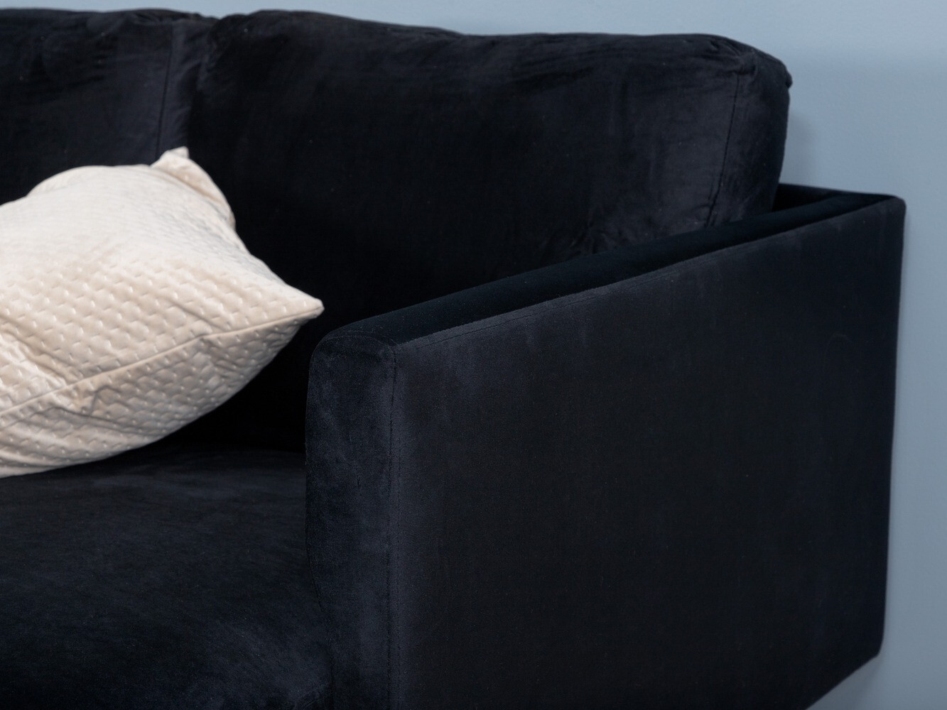 Ъглов диван Fercame 102 (Черен)