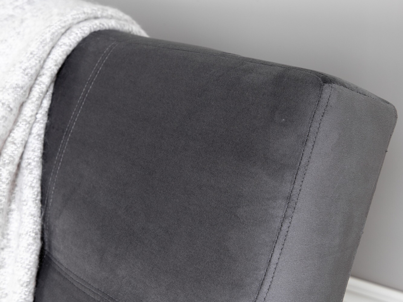 Разтегателен диван Dallas 1710 (Тъмно сив + Черен)