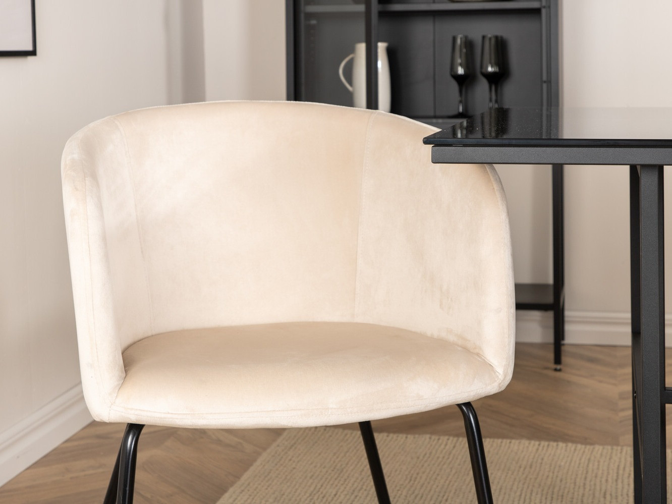 Маса и столове за трапезария Dallas 2639 (Бежов + Черен)