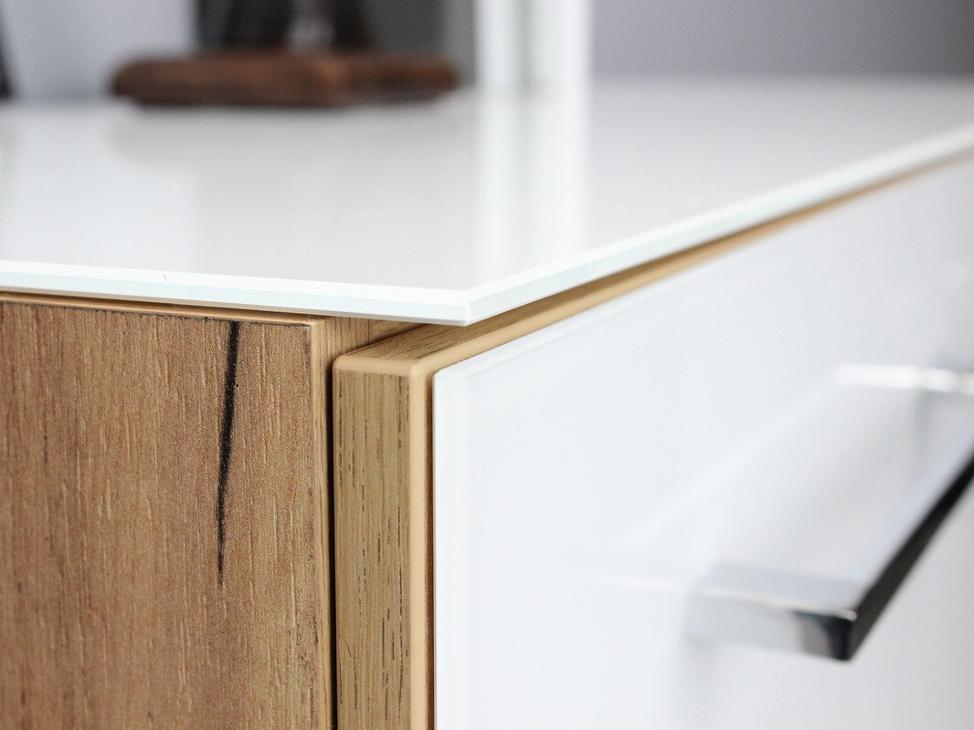 Етажерка Catcamu 104 (Бял гланц + Navarra дъб)