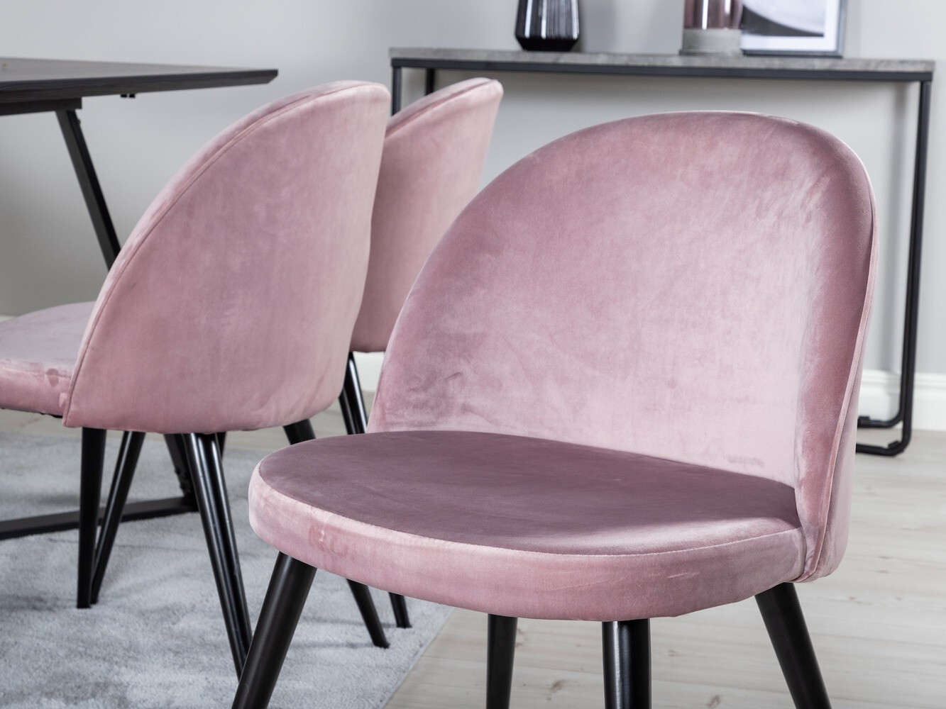 Маса и столове за трапезария Dallas 360 (Роза + Черен)