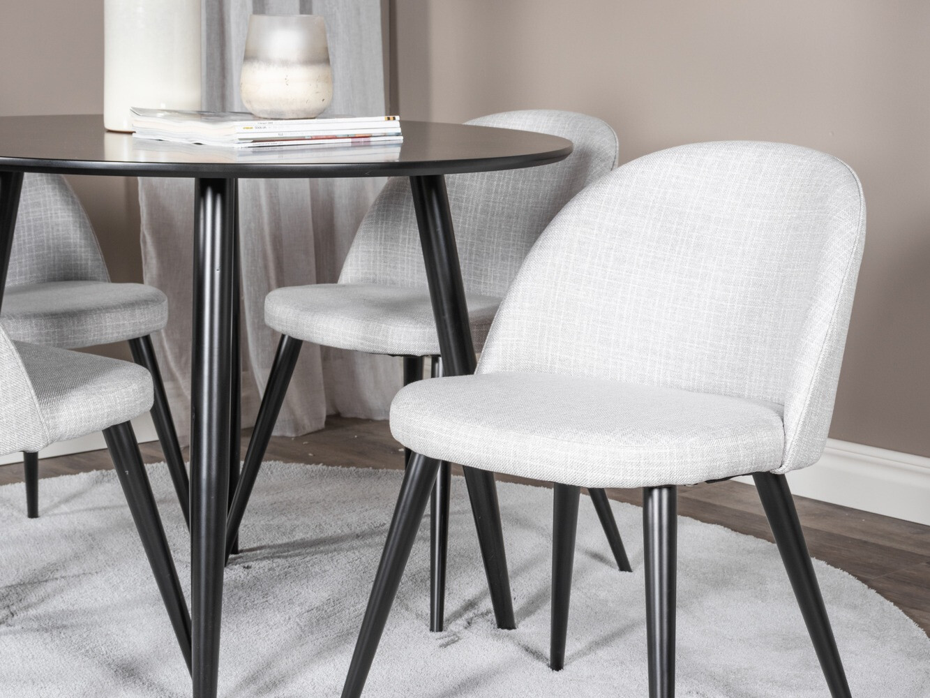 Маса и столове за трапезария Dallas 343 (Светло сив + Черен)