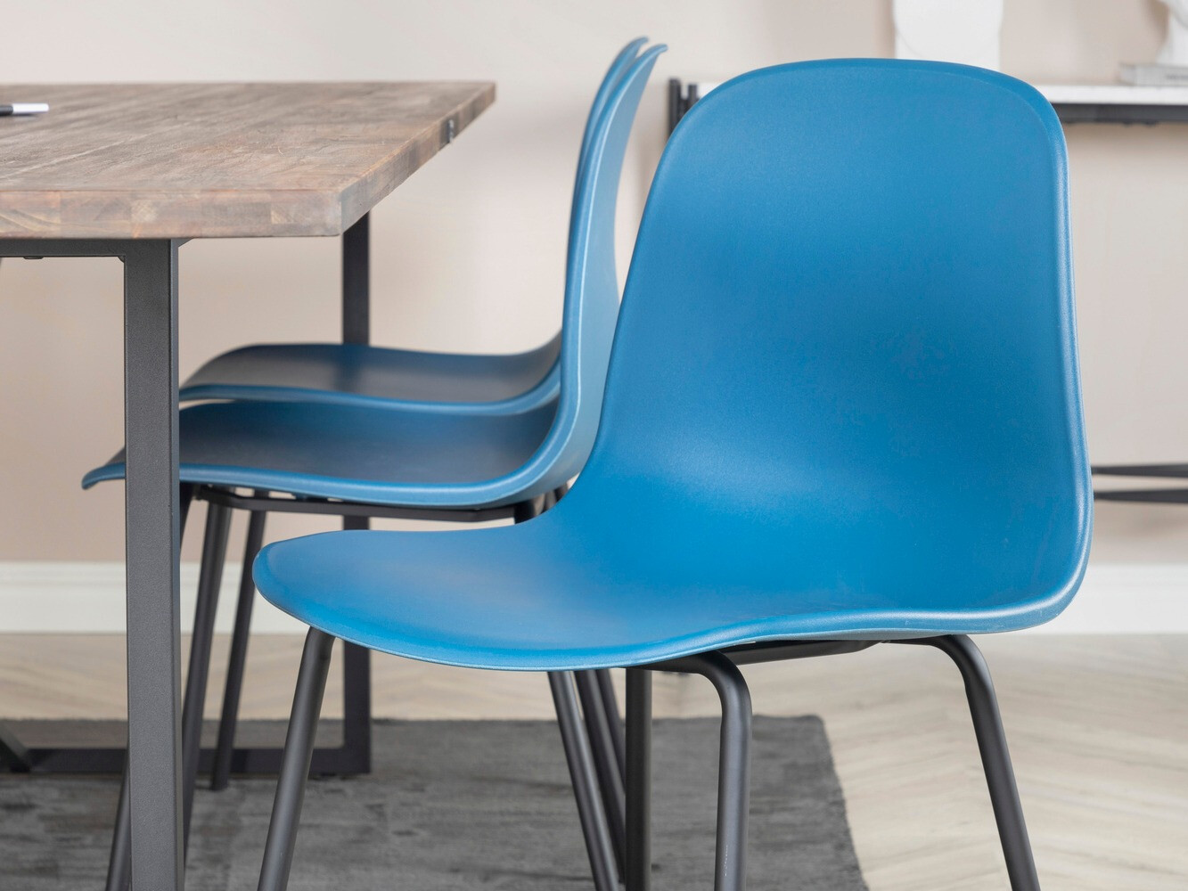 Маса и столове за трапезария Dallas 1861 (Черен + Светлосиньо)