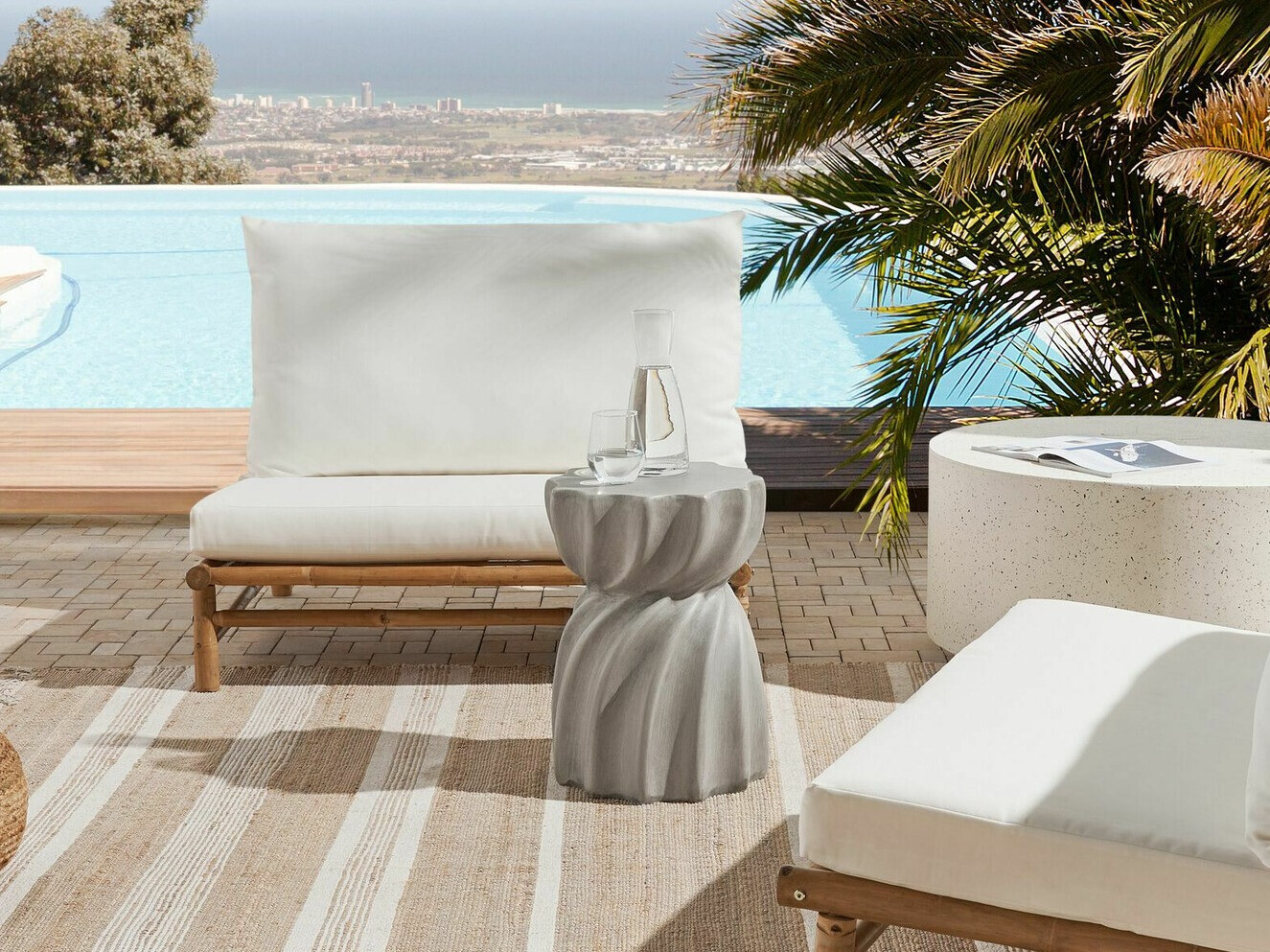 Помощна масичка Berwyn 604