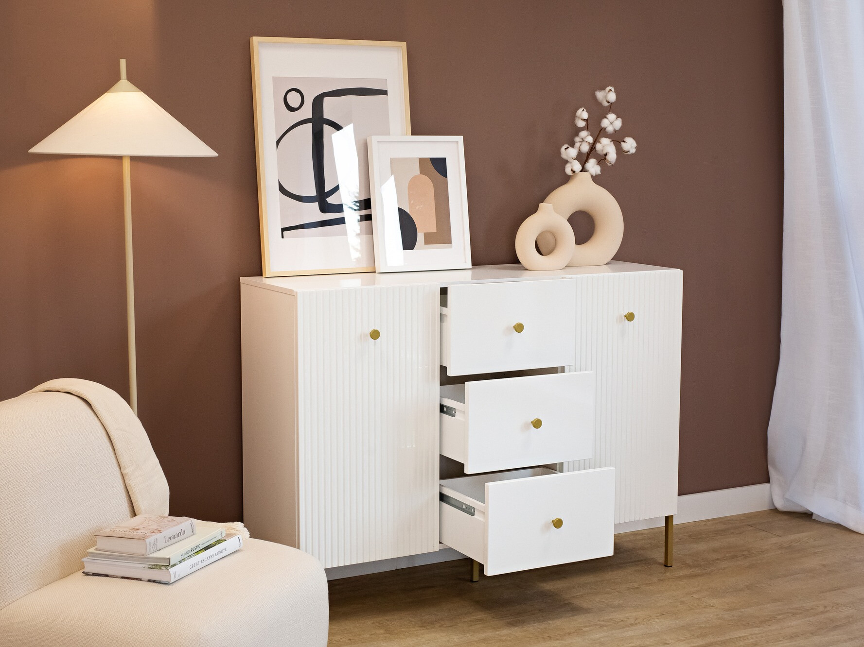 Скрин Etliva 101 (Бял + Златно)