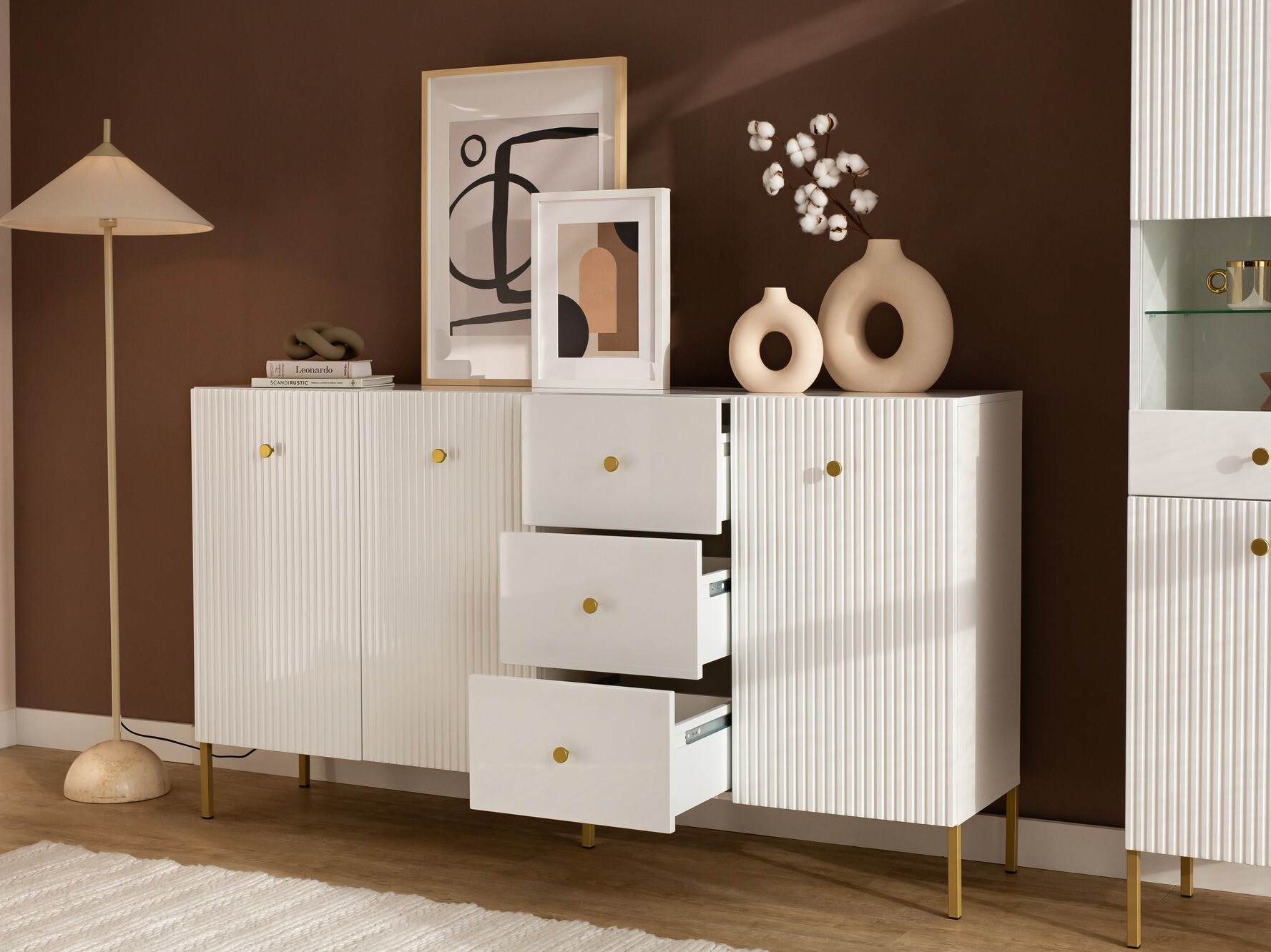 Скрин Etliva 102 (Бял + Златно)