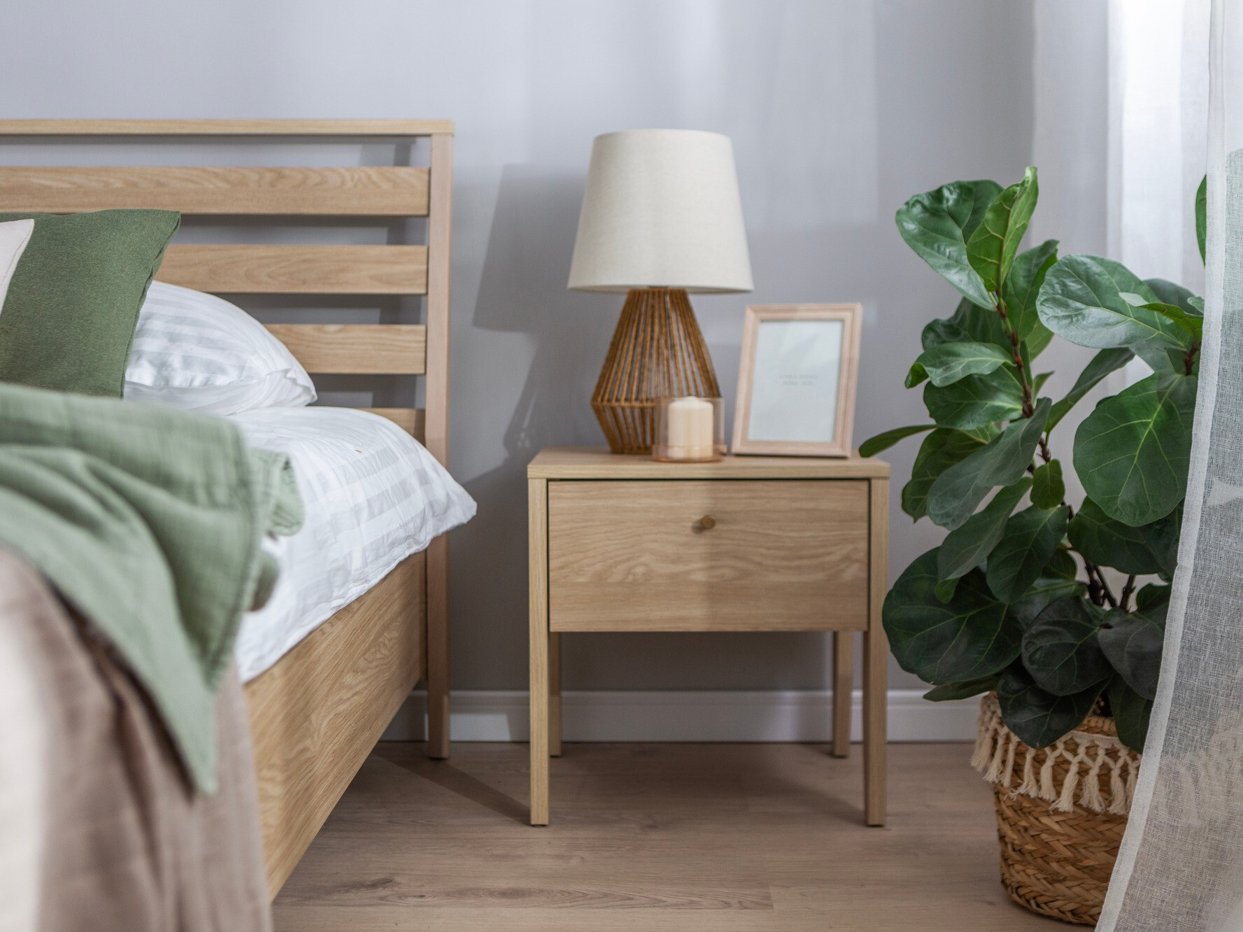 Нощно шкафче Salviri 104