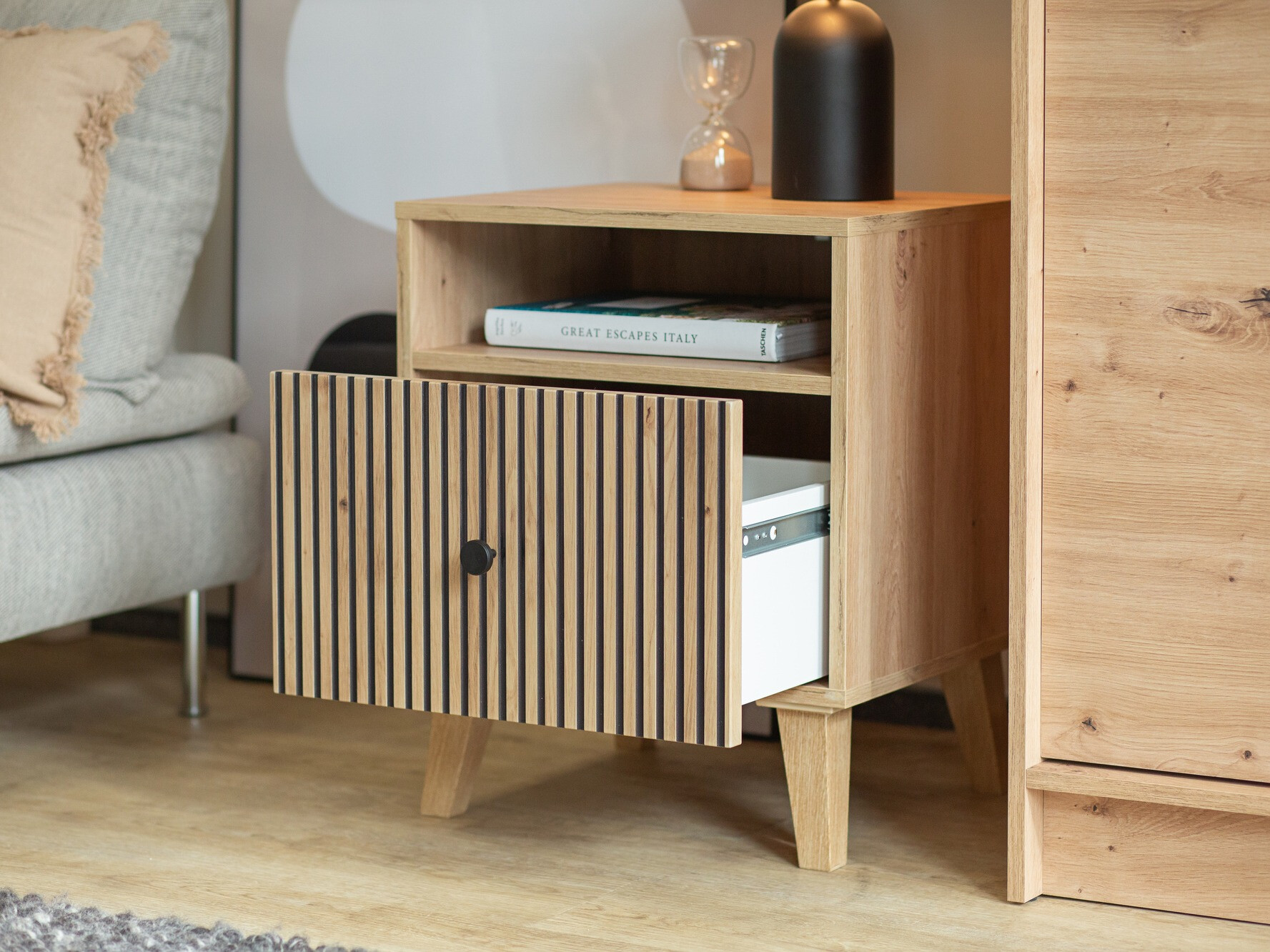 Нощно шкафче Beltivi 106