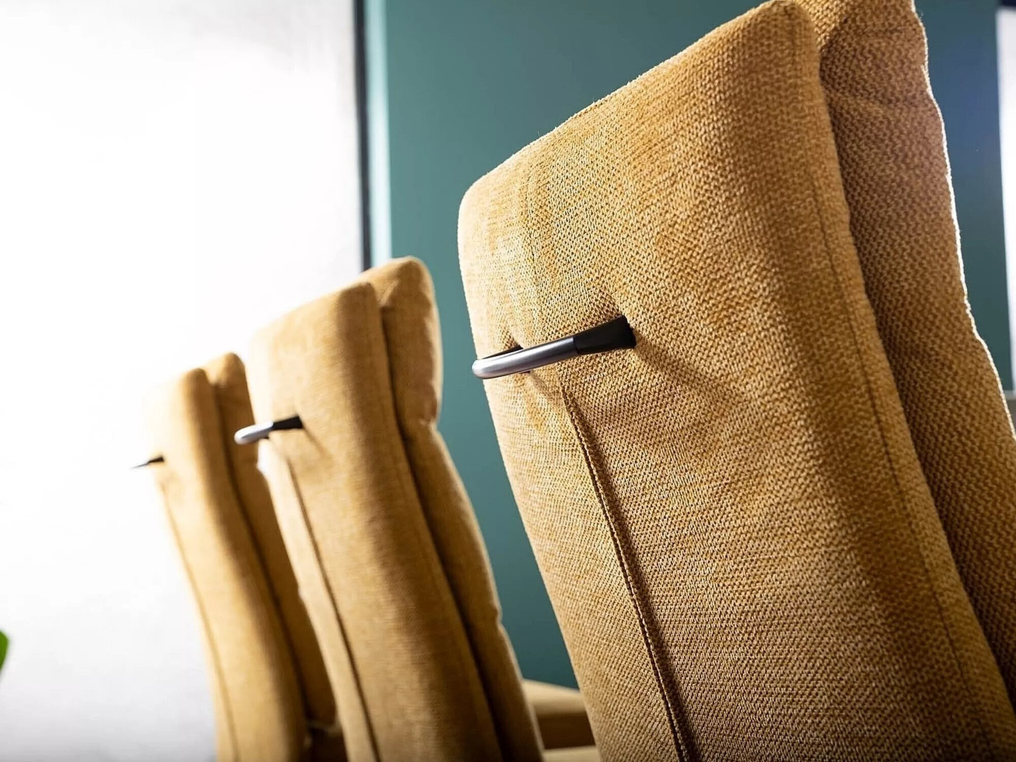 Стол Detroit 294 (Жълт)