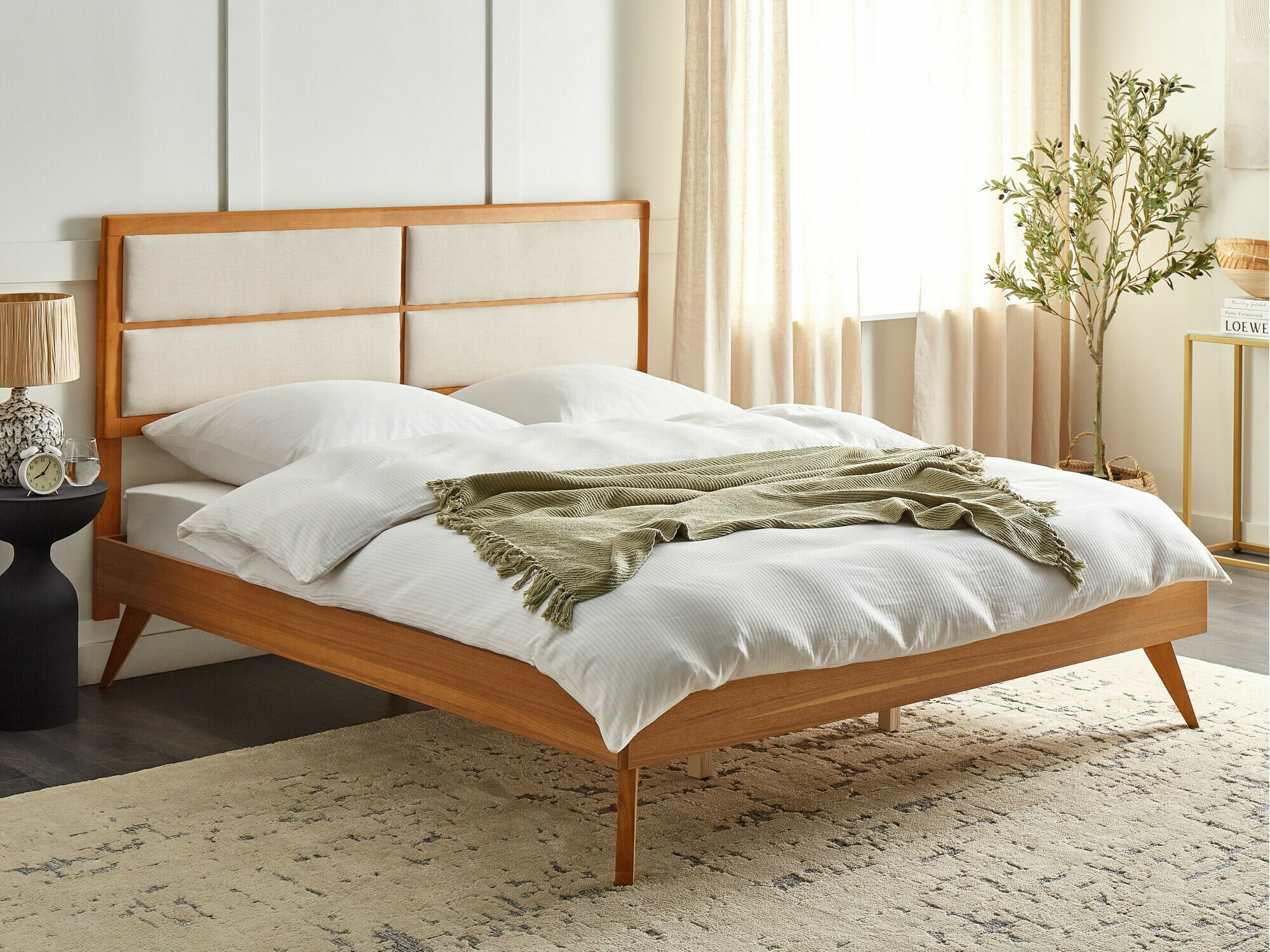 Легло Berwyn 772 (Бежов + Ярък дърво)