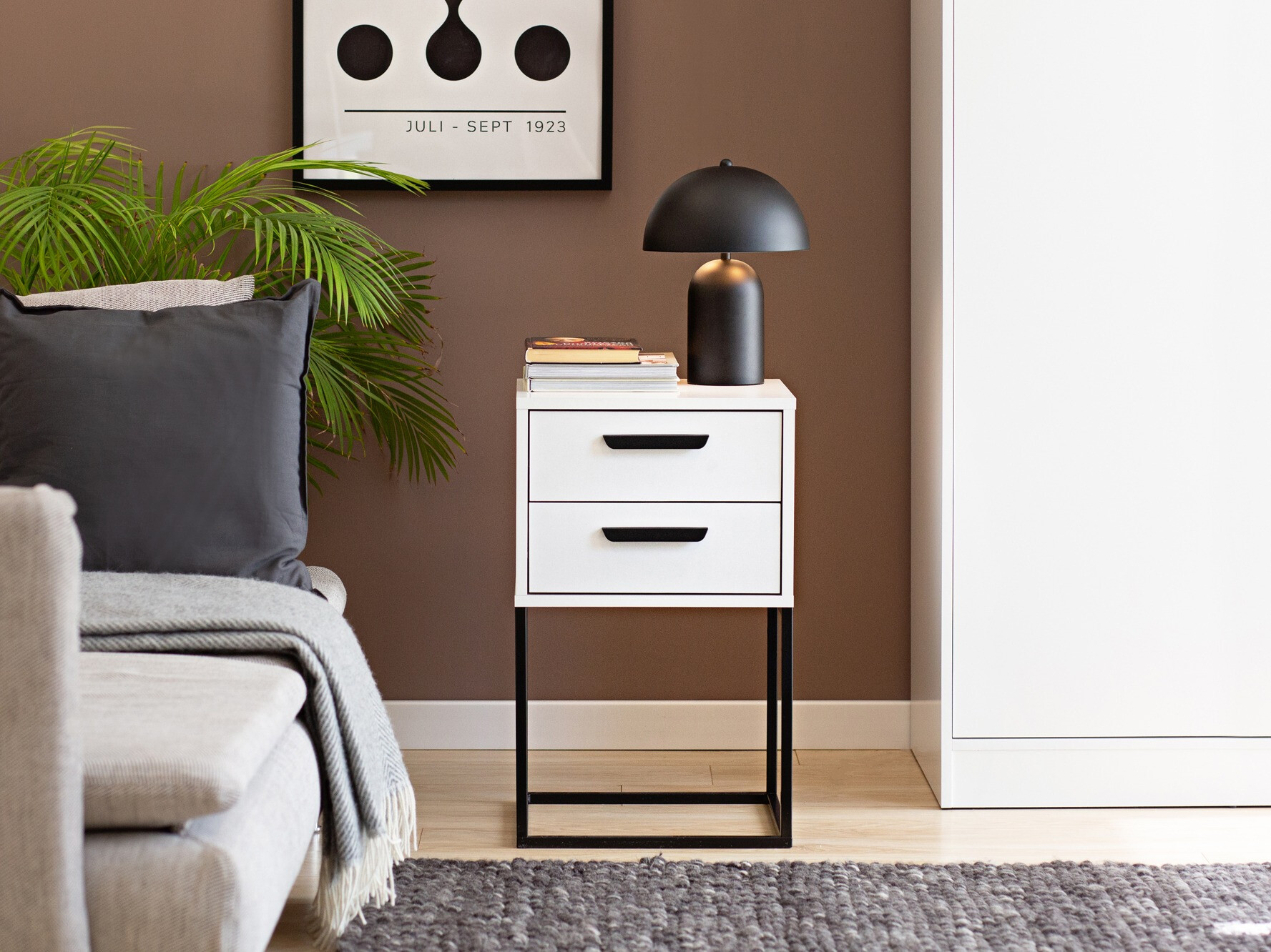 Нощно шкафче Bristol 196 (Бял)