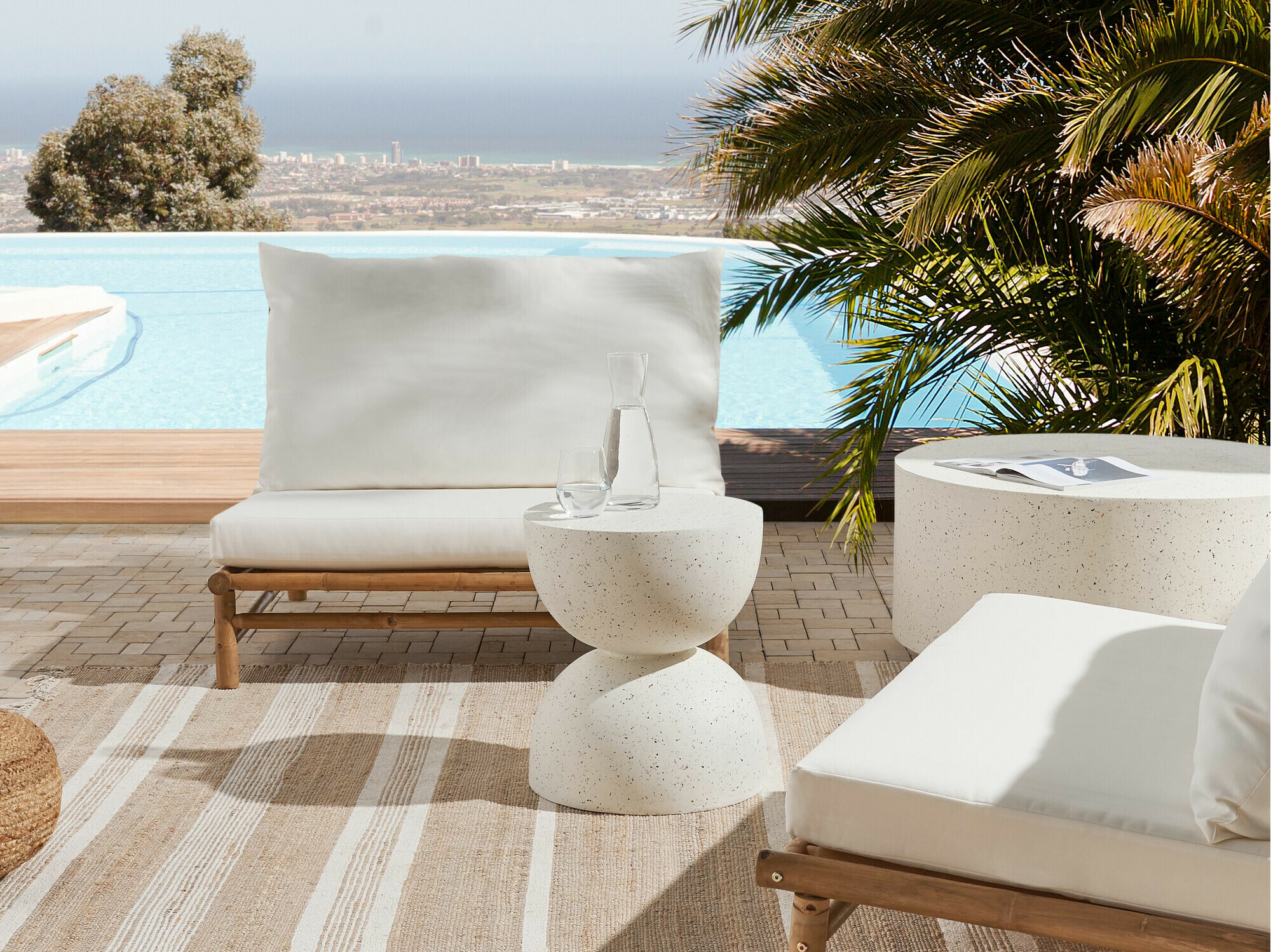 Помощна масичка Berwyn 2143 (Сметана + Terazzo)