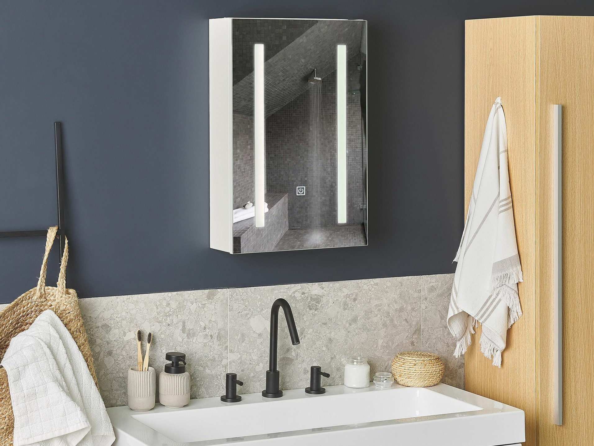 Шкаф за баня с огледало Berwyn 2152 (Бял)