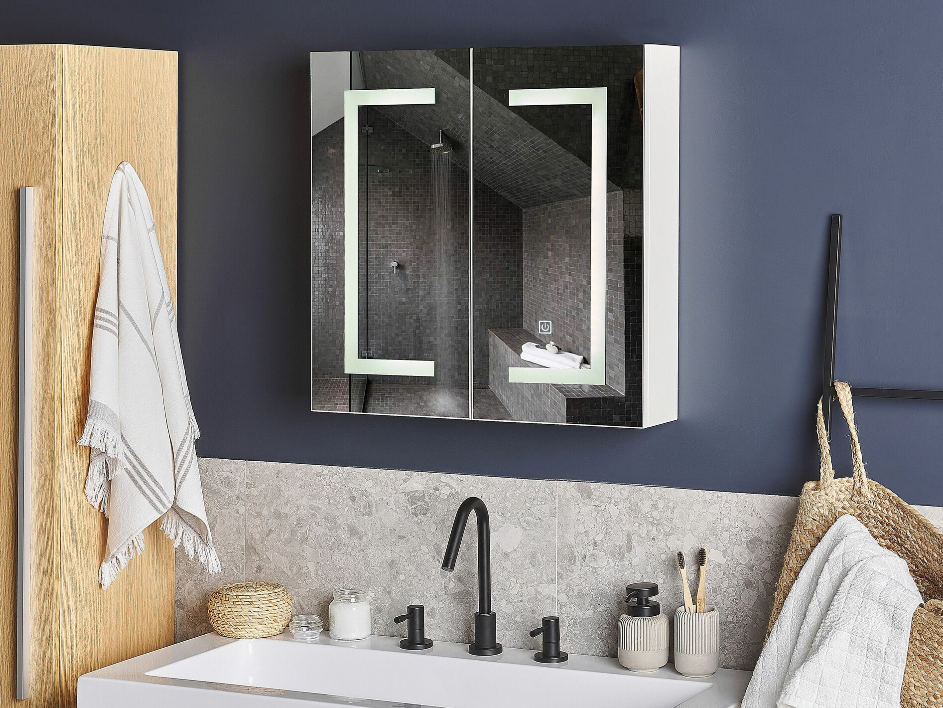 Шкаф за баня с огледало Berwyn 2153 (Бял)