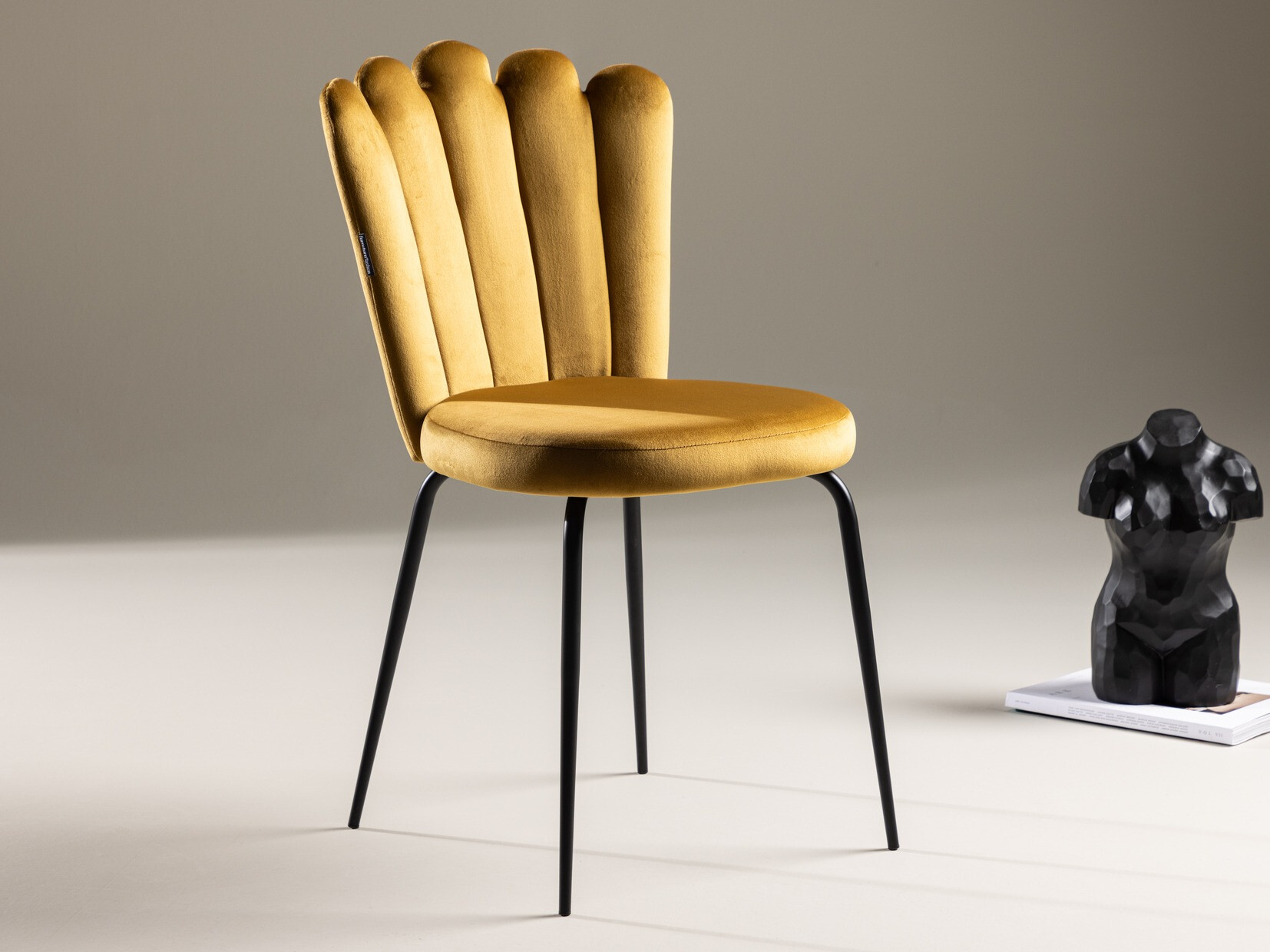 Стол Dallas 135 (Жълт)