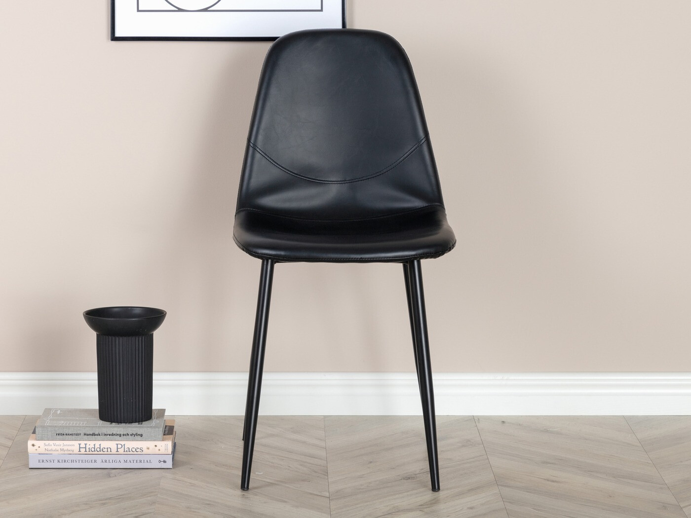 Стол Dallas 202 (Черен)