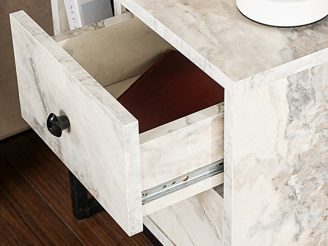 Нощно шкафче Novato 109 (Бял мрамор + Черен)