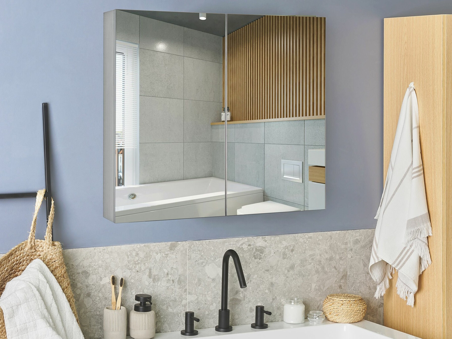 Шкаф за баня с огледало Berwyn 2350 (Черен)