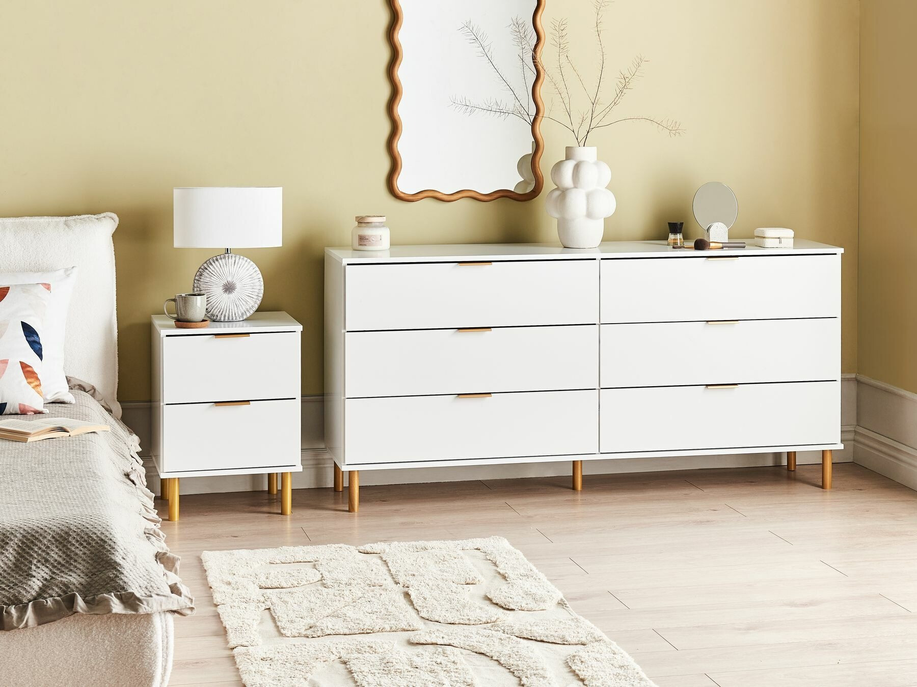 Нощно шкафче Berwyn 2384 (Бял)