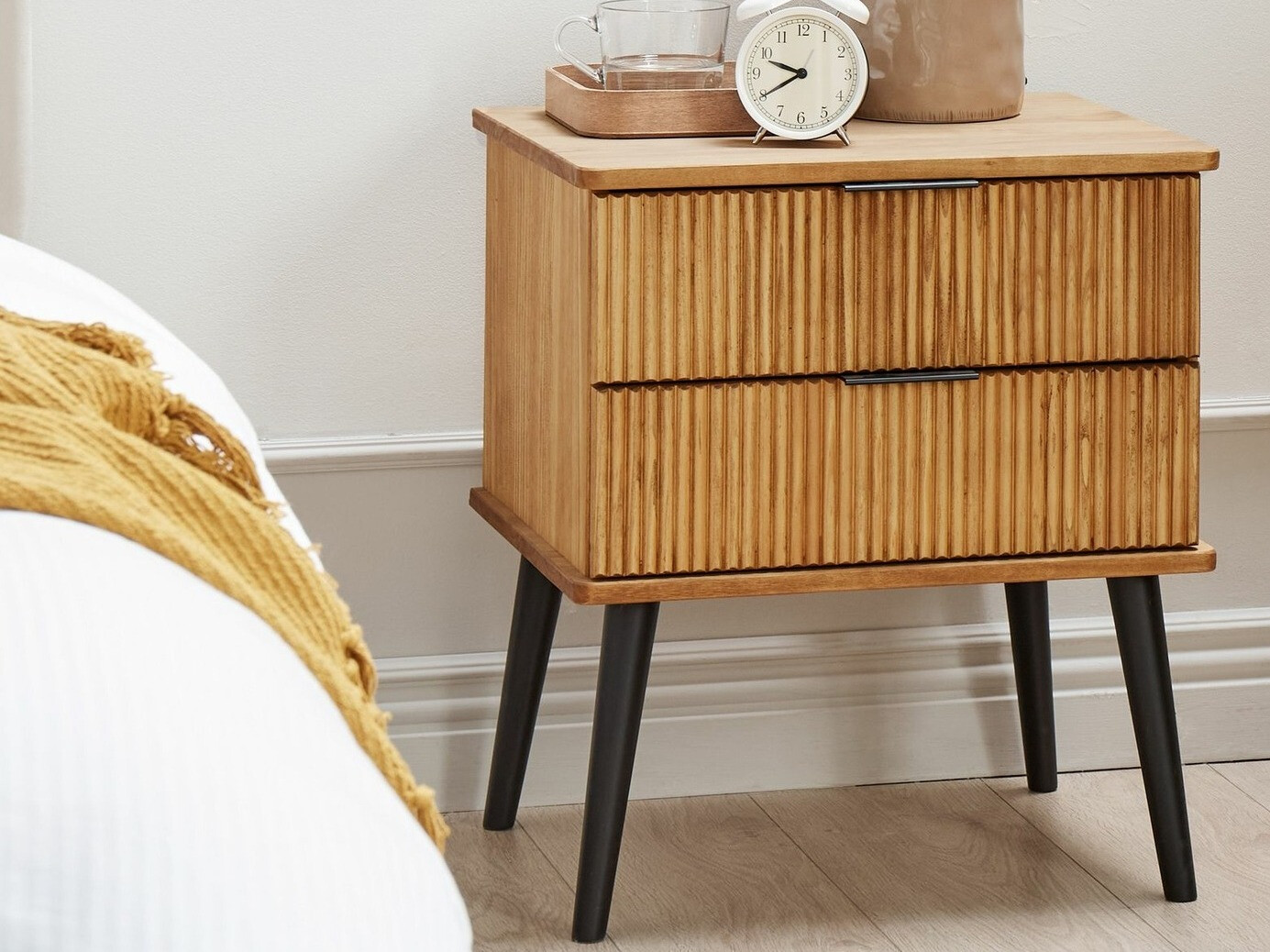 Нощно шкафче Lirfioe 102