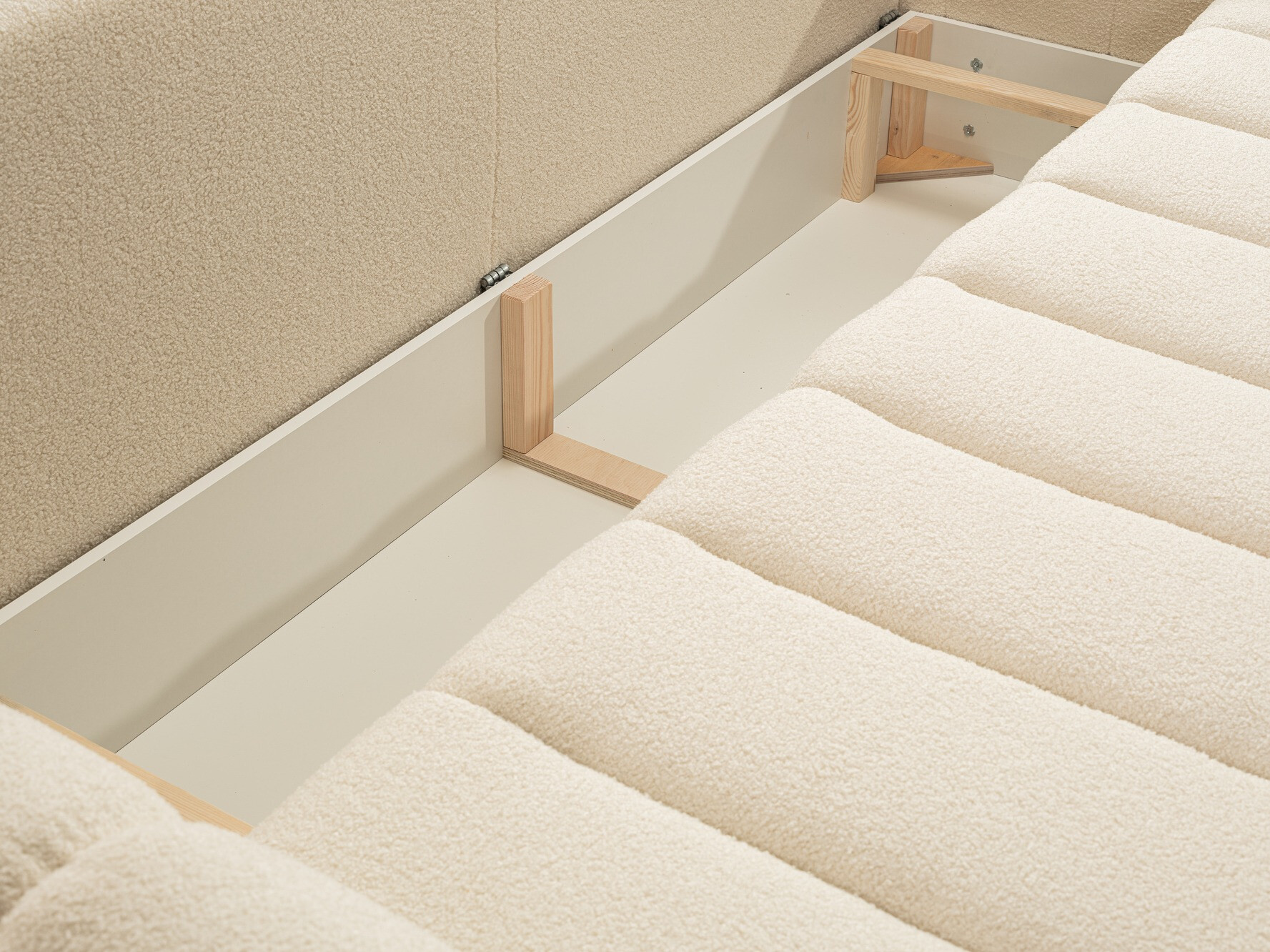 Разтегателен диван Kingston 159