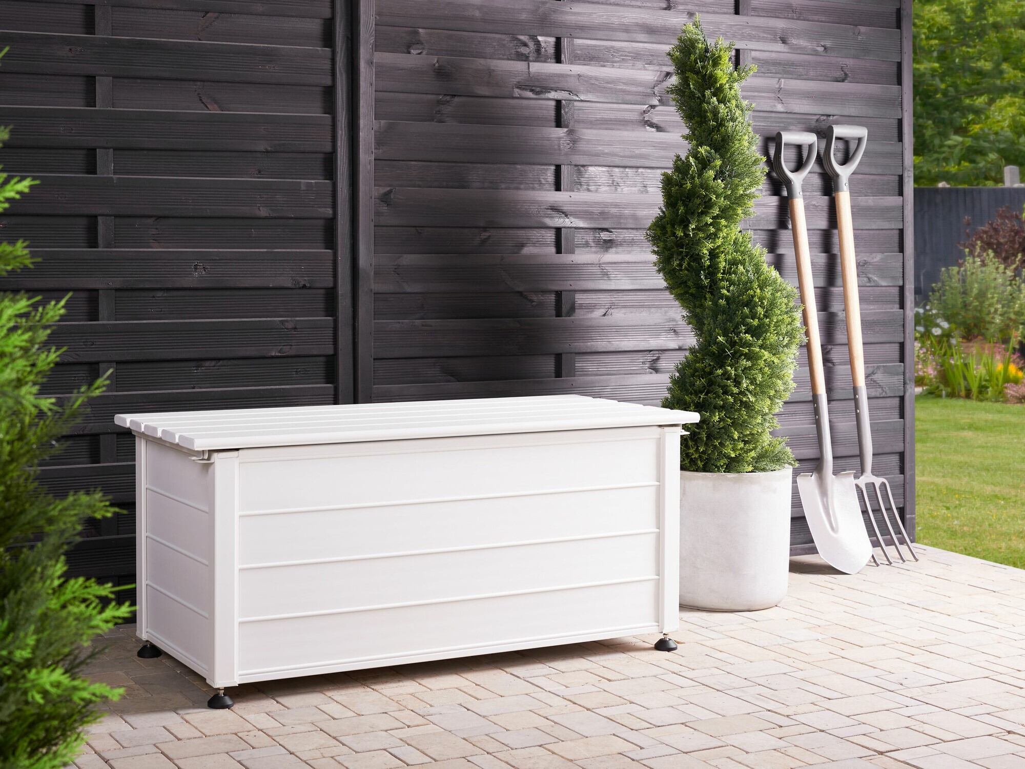 Градинска кутия за съхранение Berwyn 2504 (Бял)