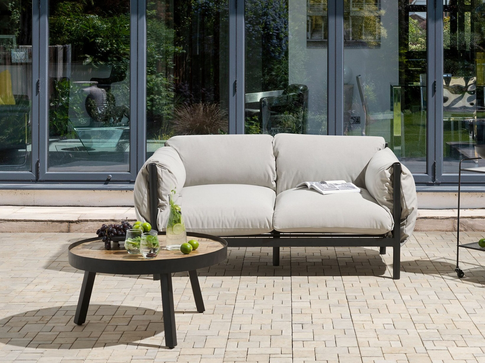 Градински диван Berwyn 2522