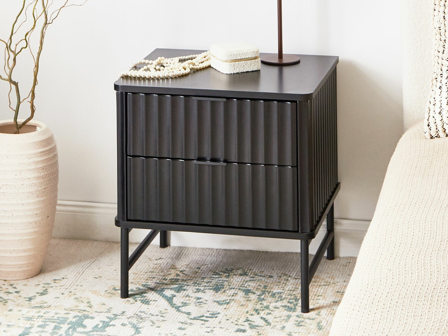 Нощно шкафче Berwyn 2578 (Черен)