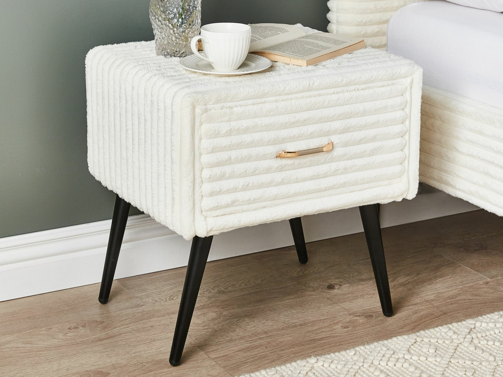 Нощно шкафче Berwyn 2590 (Бял)