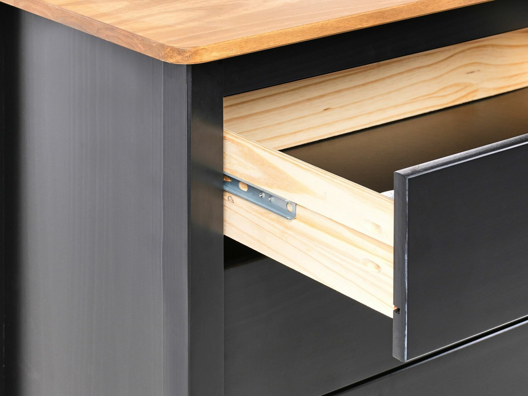 Скрин Berwyn 2641 (Черен)