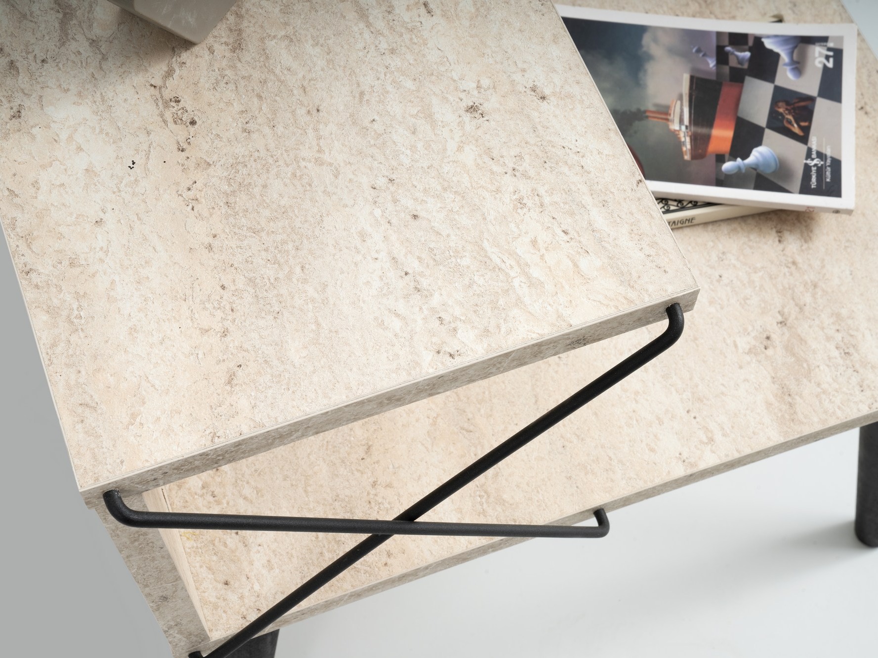 Нощно шкафче Kailua 368 (Лек травертин + Черен)