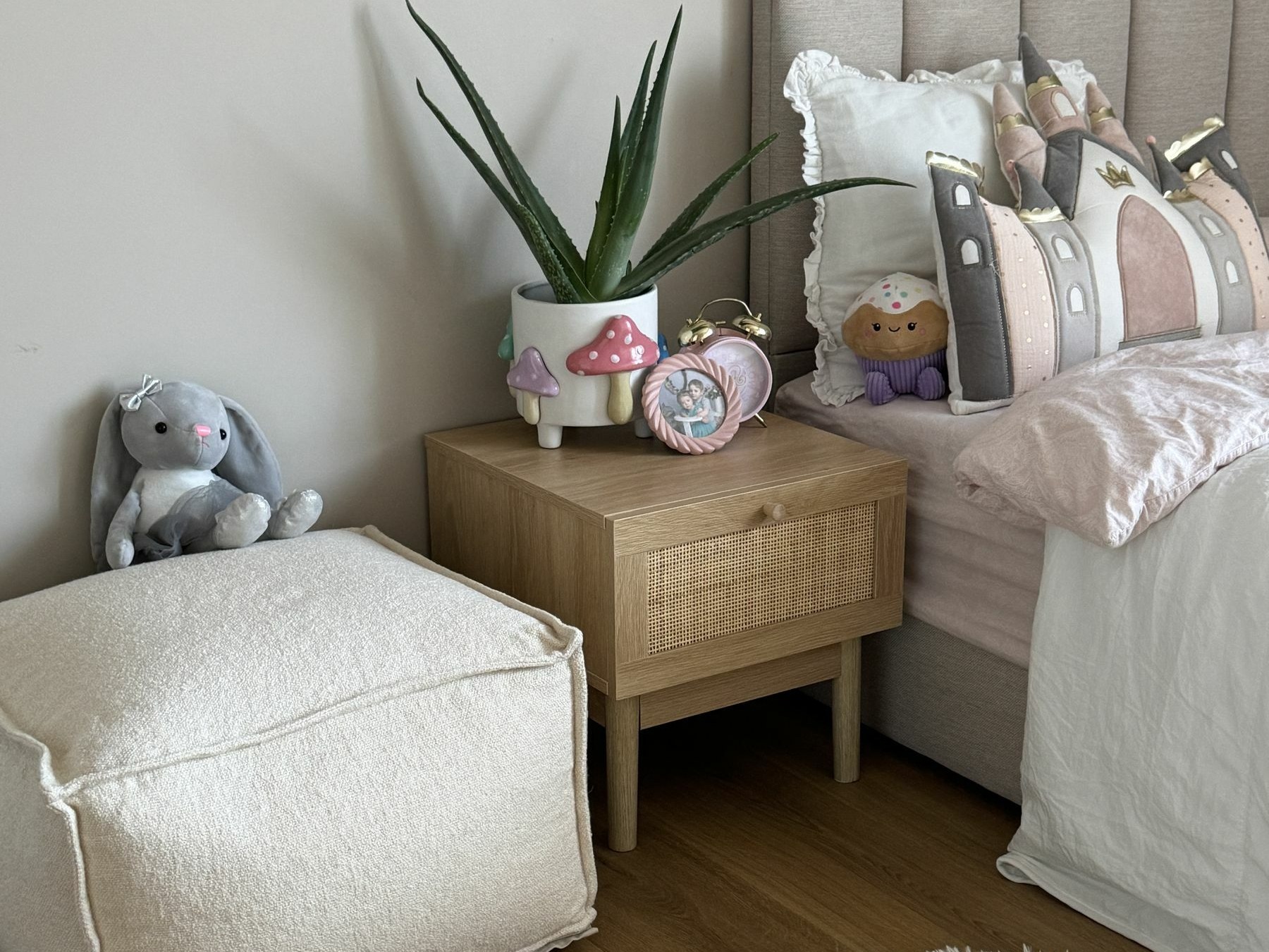 Нощно шкафче Berwyn 2660