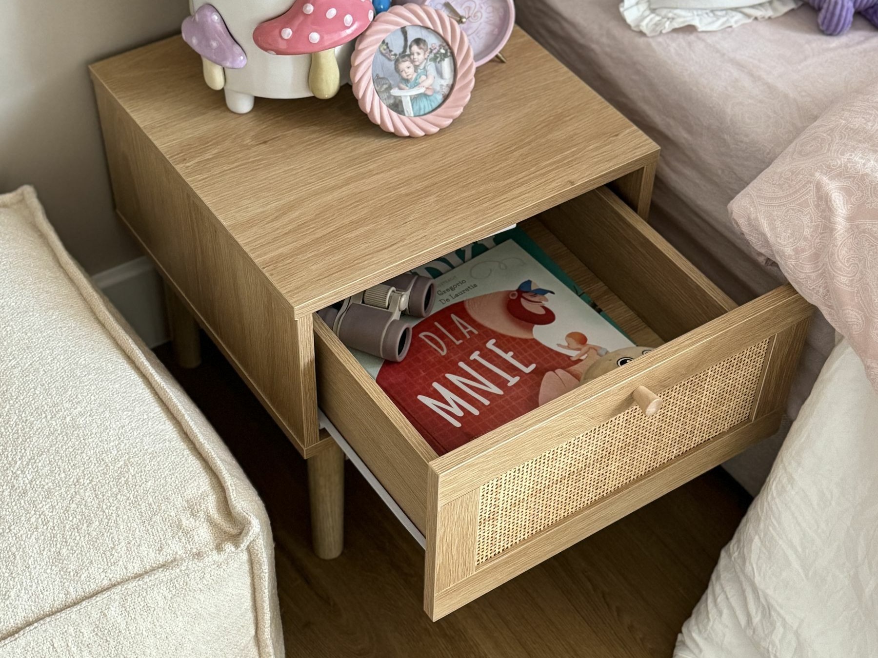 Нощно шкафче Berwyn 2660