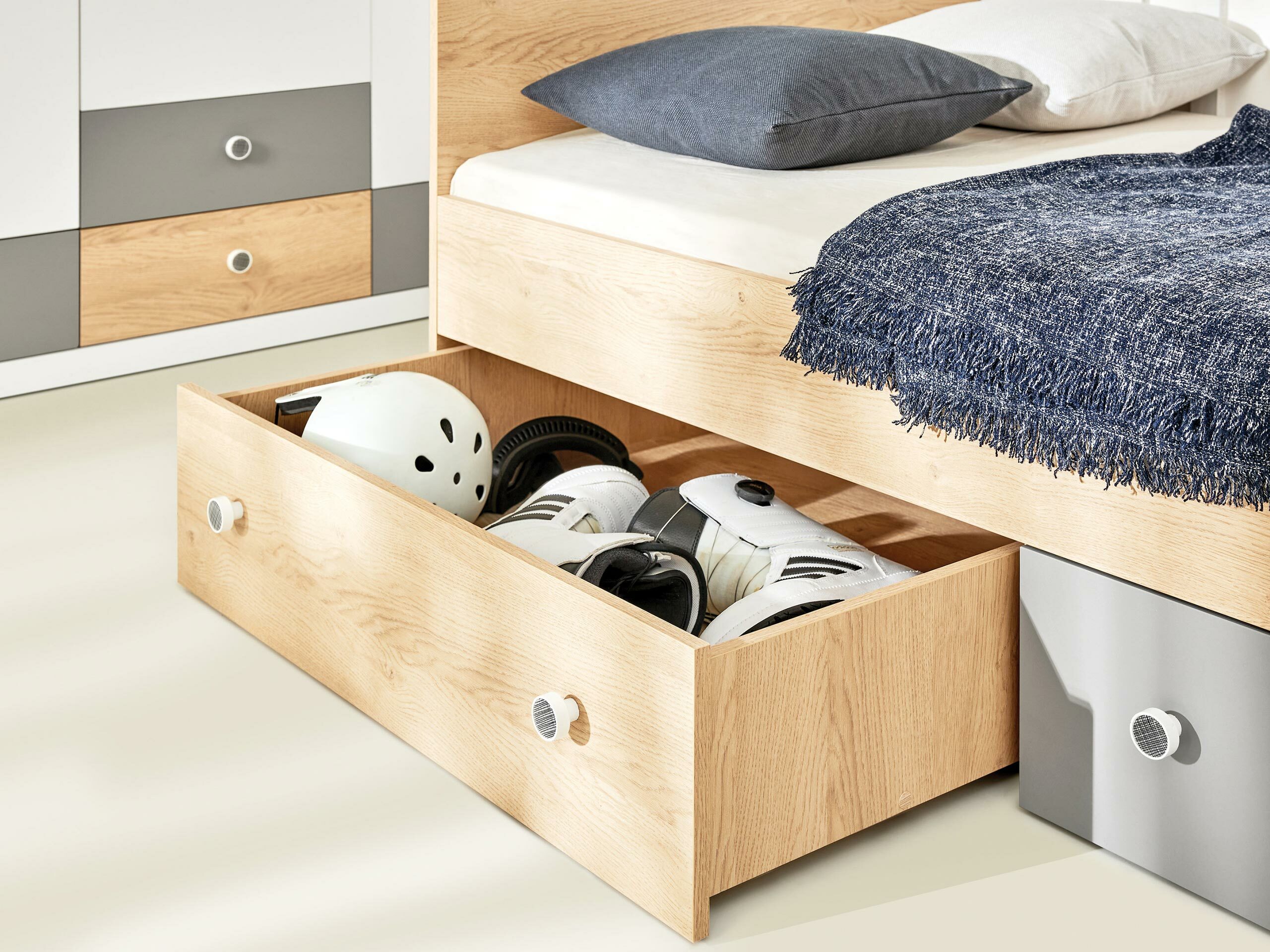 Легло Tesmonu 114