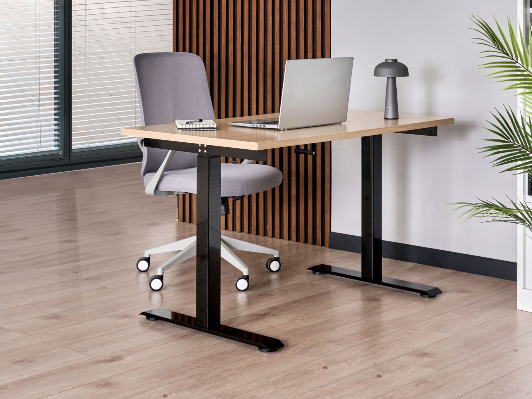 Офис бюро с регулируема височина Berwyn 2864 (Ярък дърво + Черен)