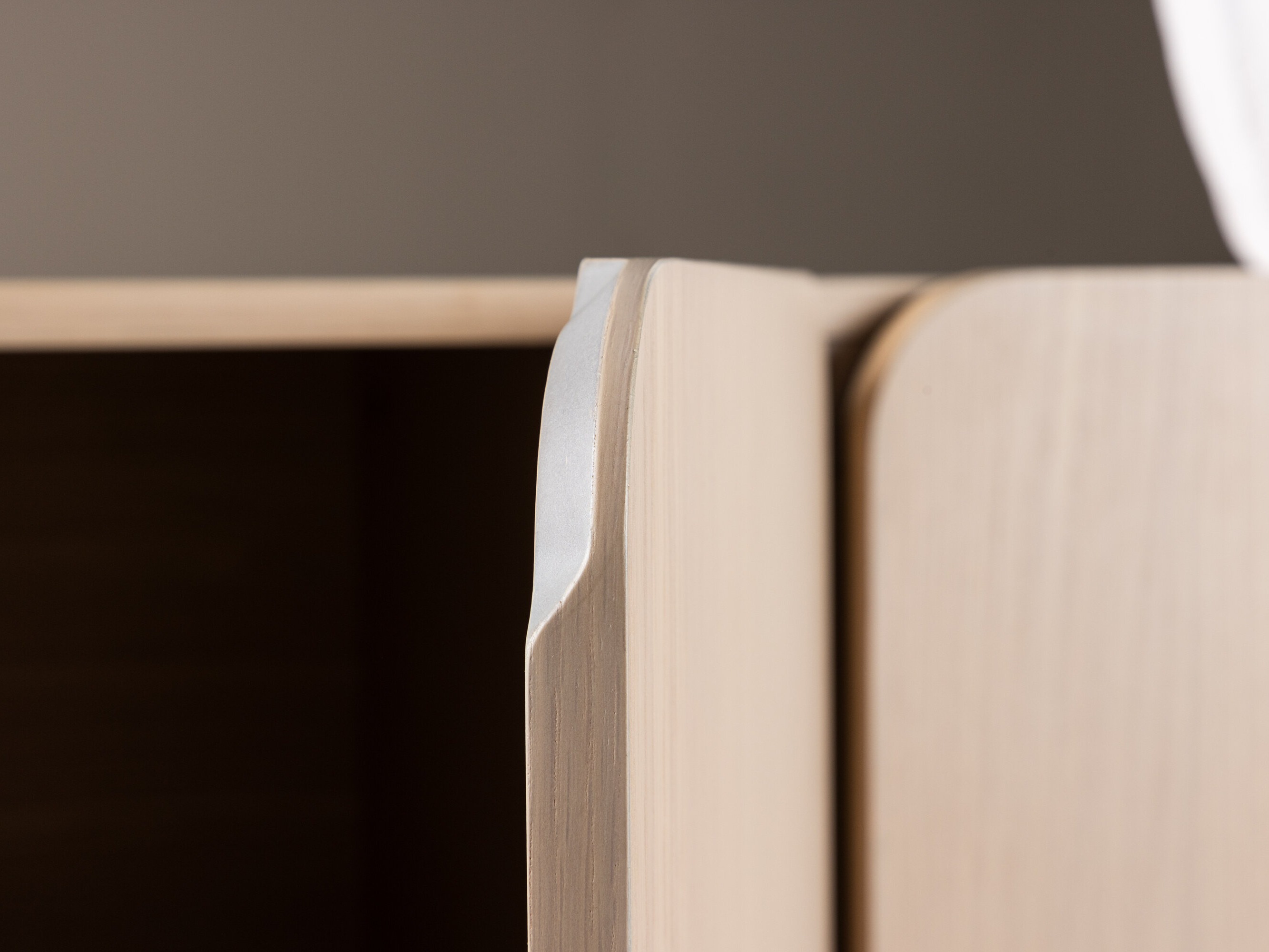 Шкаф Dallas 4979 (Ярък дърво)