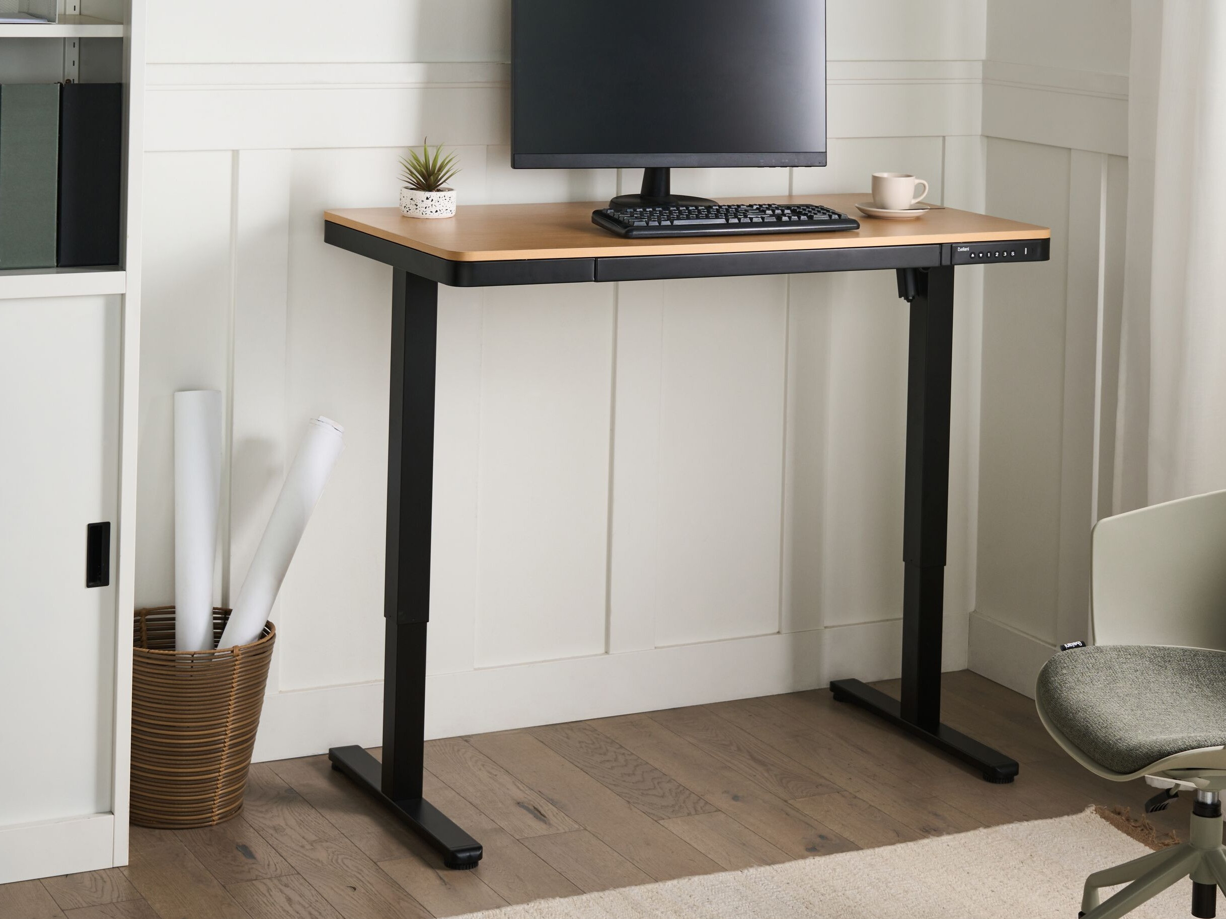 Офис бюро с регулируема височина Berwyn 2994 (Черен + Светлокафяво)