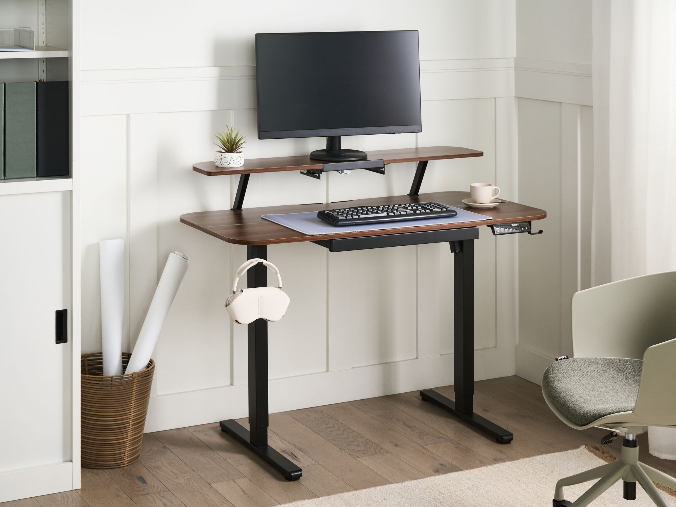 Офис бюро с регулируема височина Berwyn 3128 (Черен + Кафяв)