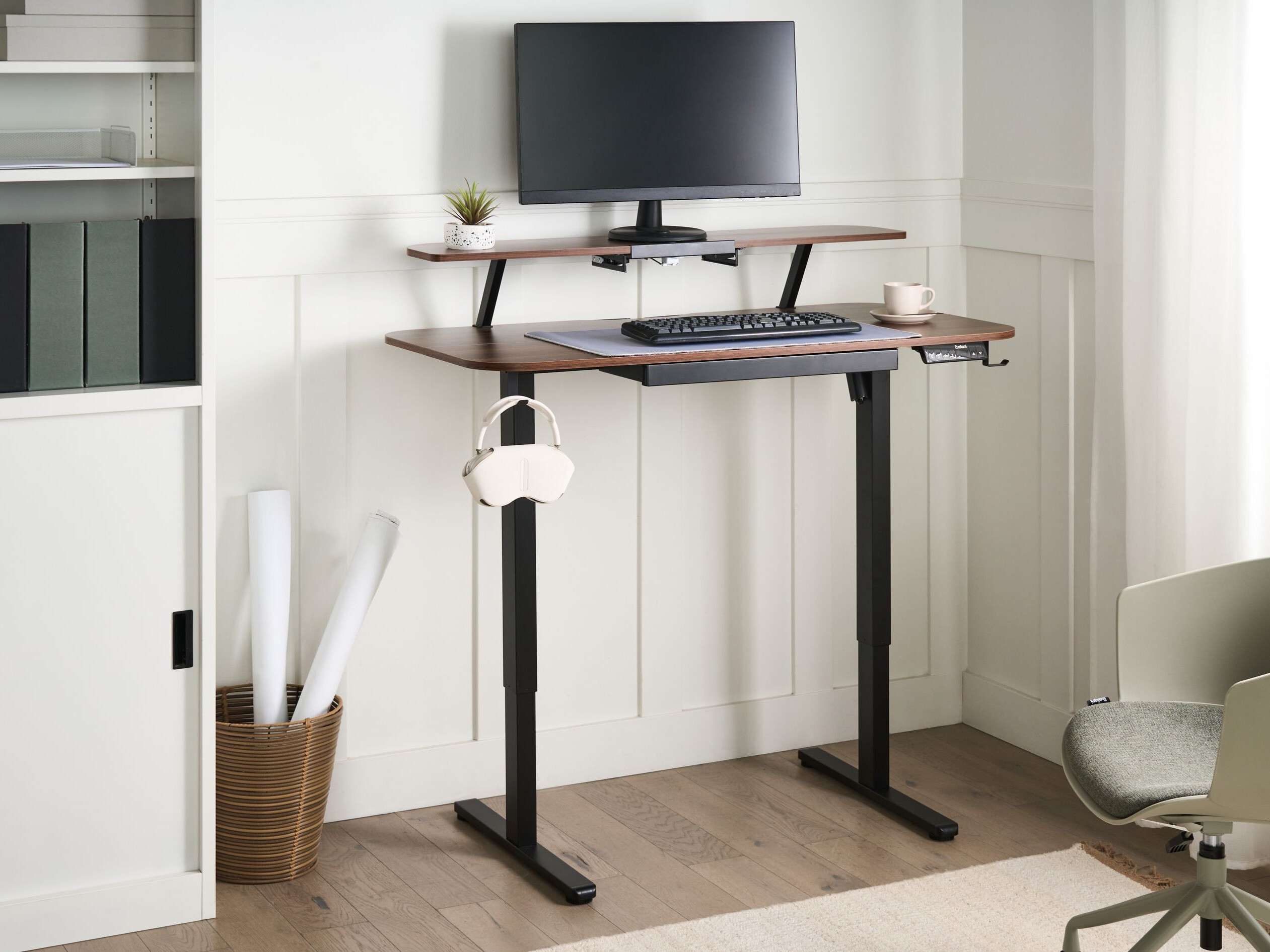 Офис бюро с регулируема височина Berwyn 3128 (Черен + Кафяв)