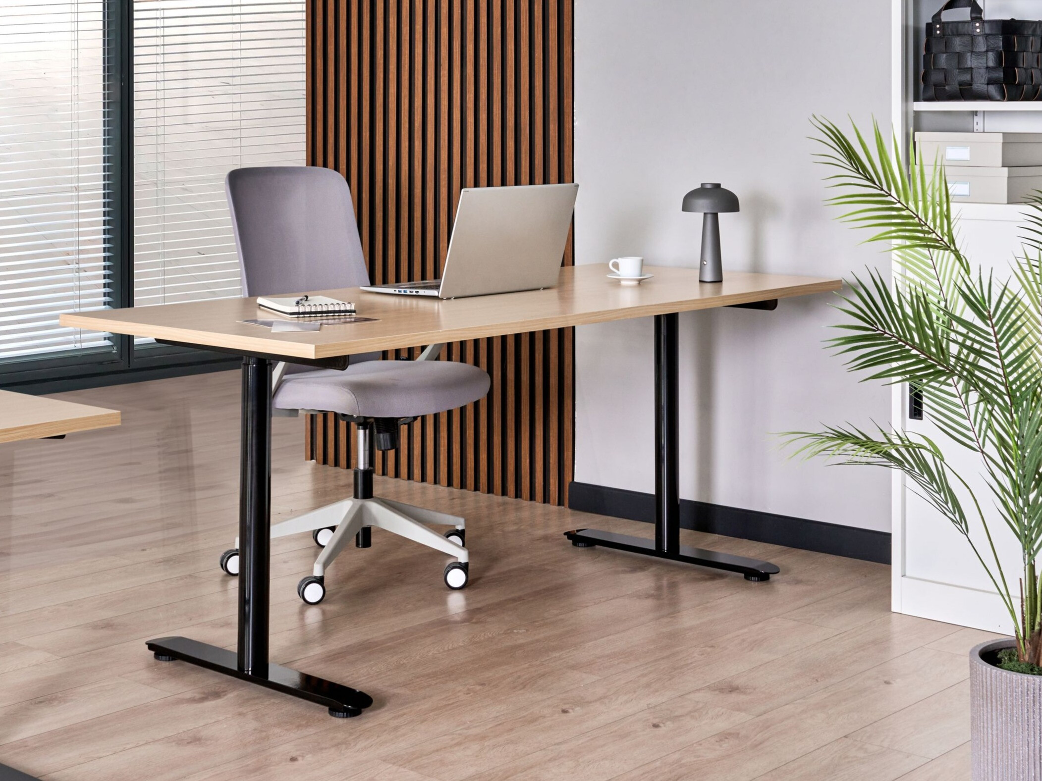 Офис бюро с регулируема височина Berwyn 3188 (Светлокафяво)