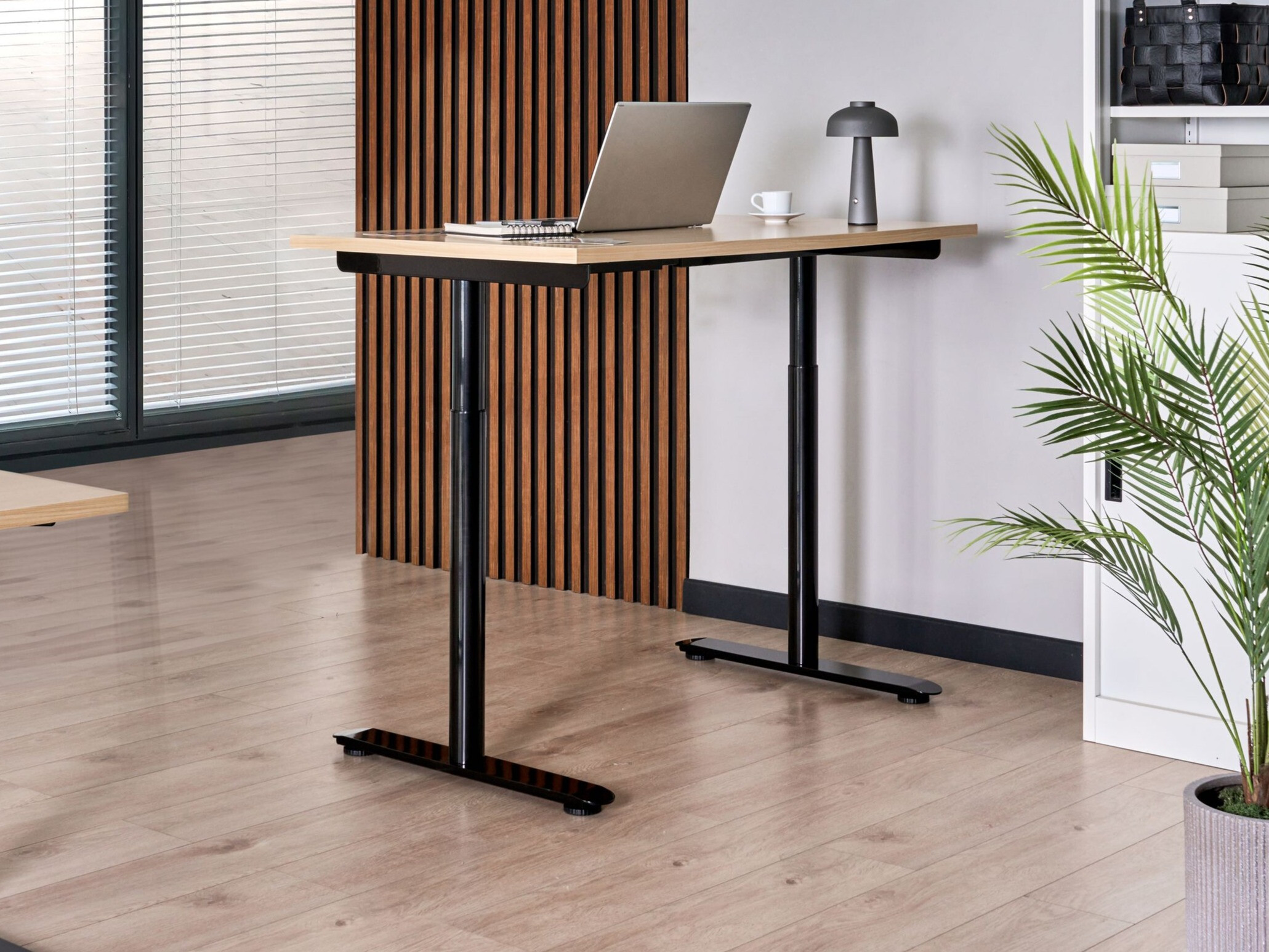 Офис бюро с регулируема височина Berwyn 3190 (Светлокафяво)