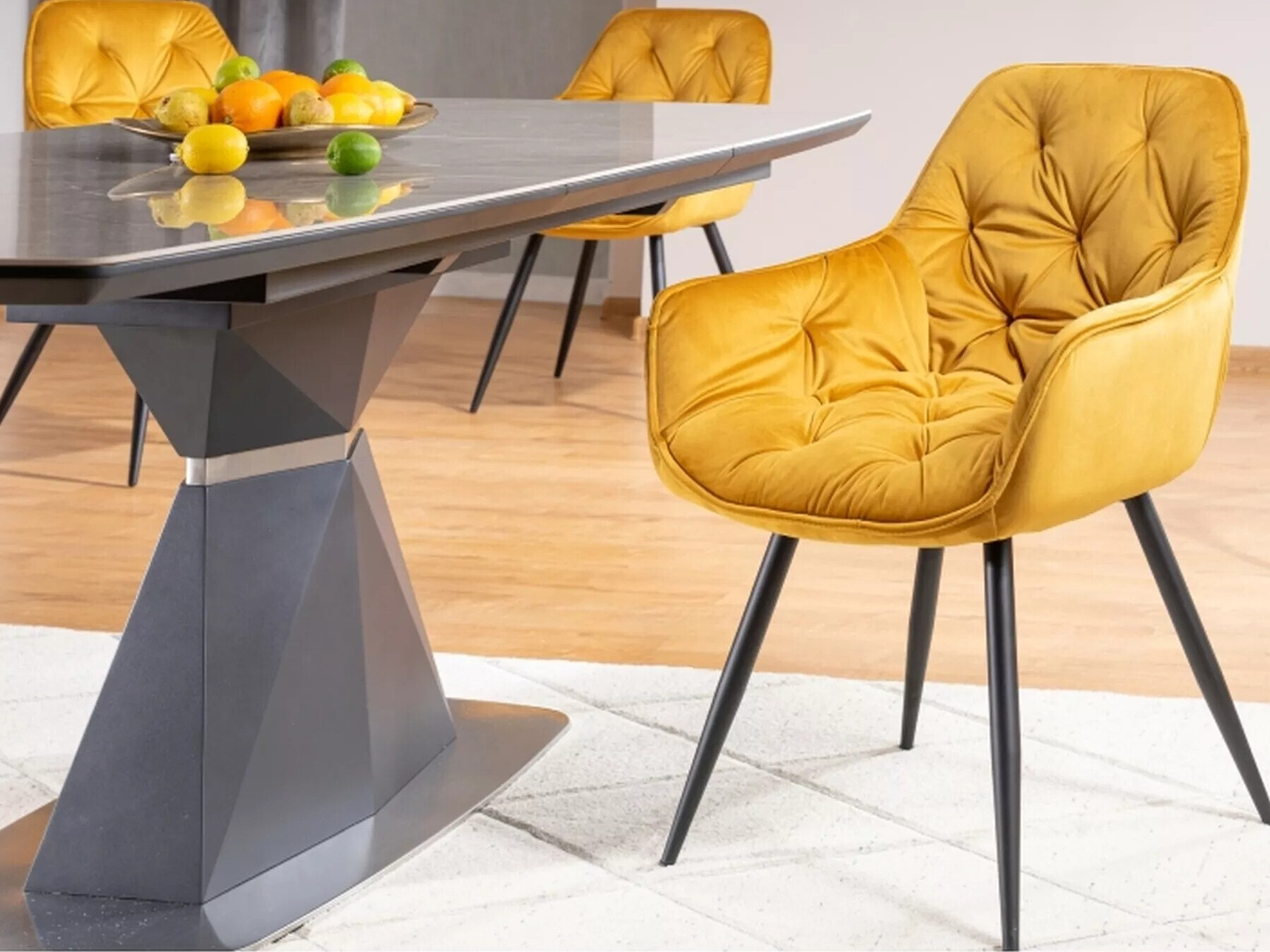 Стол SB4643 с нарушена опаковка