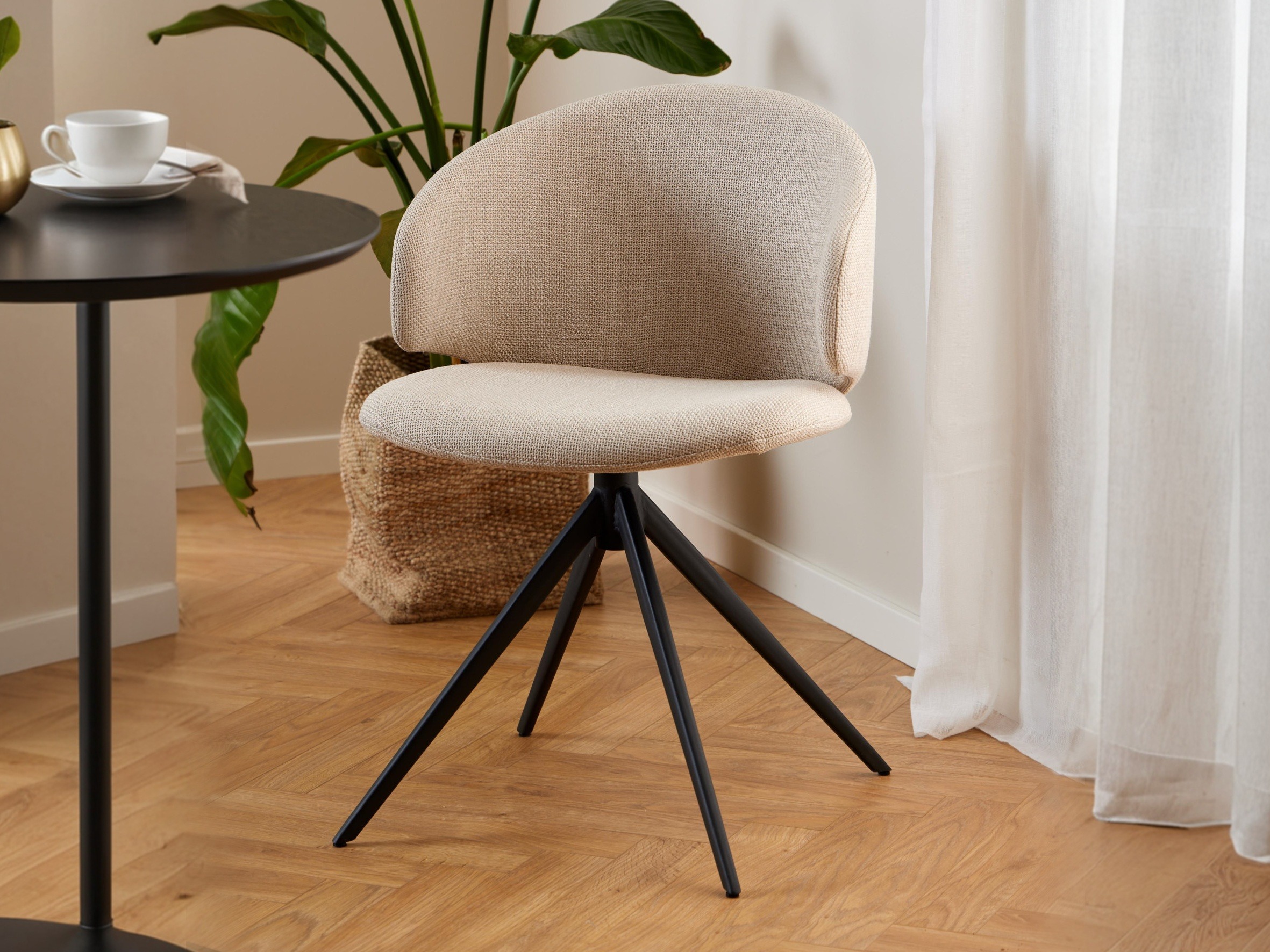 Стол Norsica 910 (Черен + Бежов)