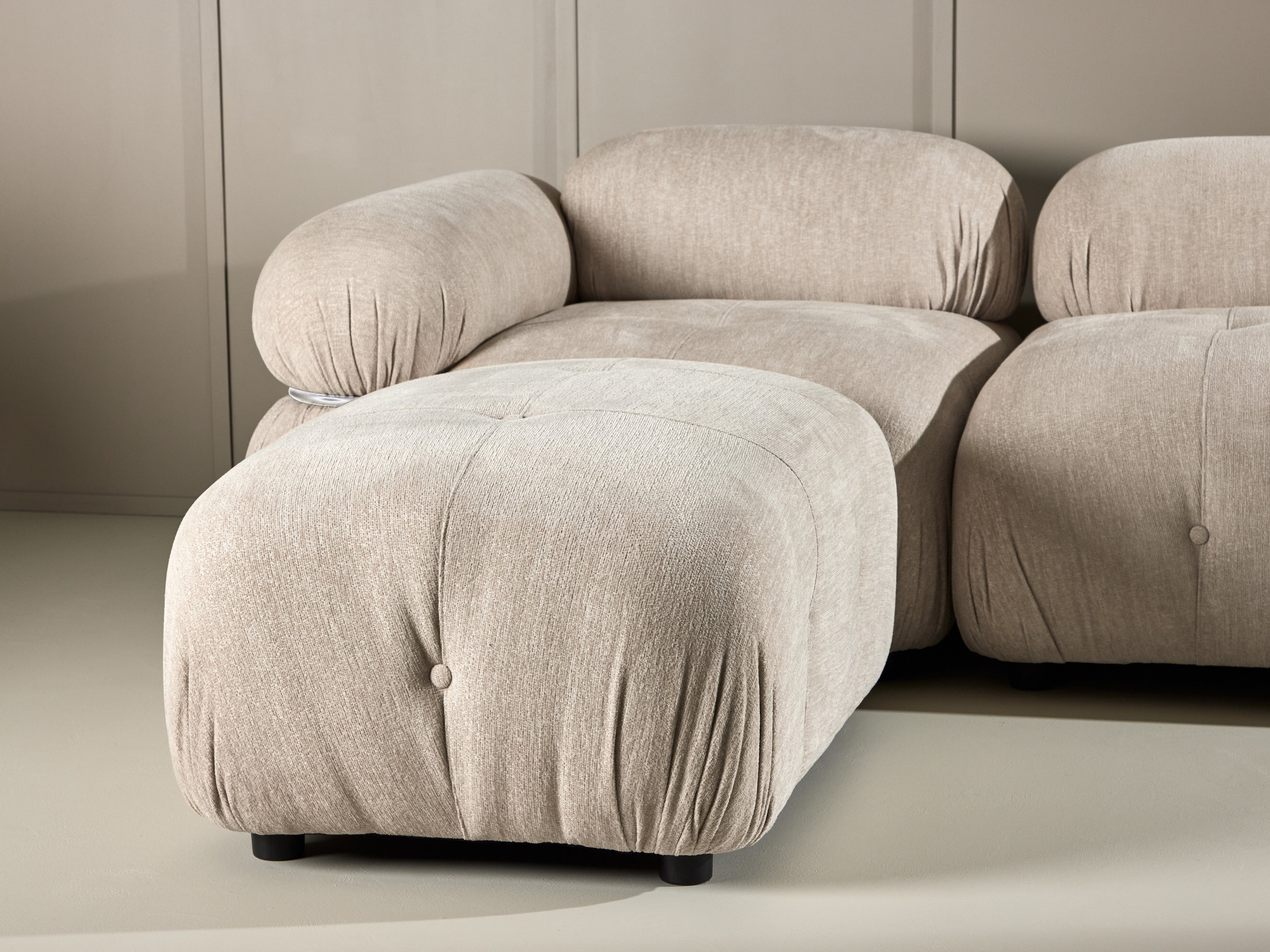 Модулен диван Evardale 104 (Бежов + Сребро)