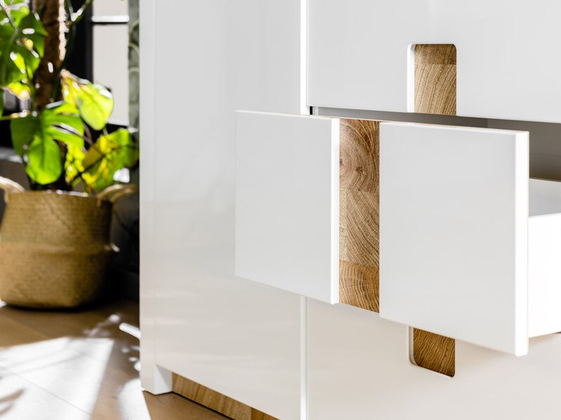 Скрин SB4910 c малък дефект